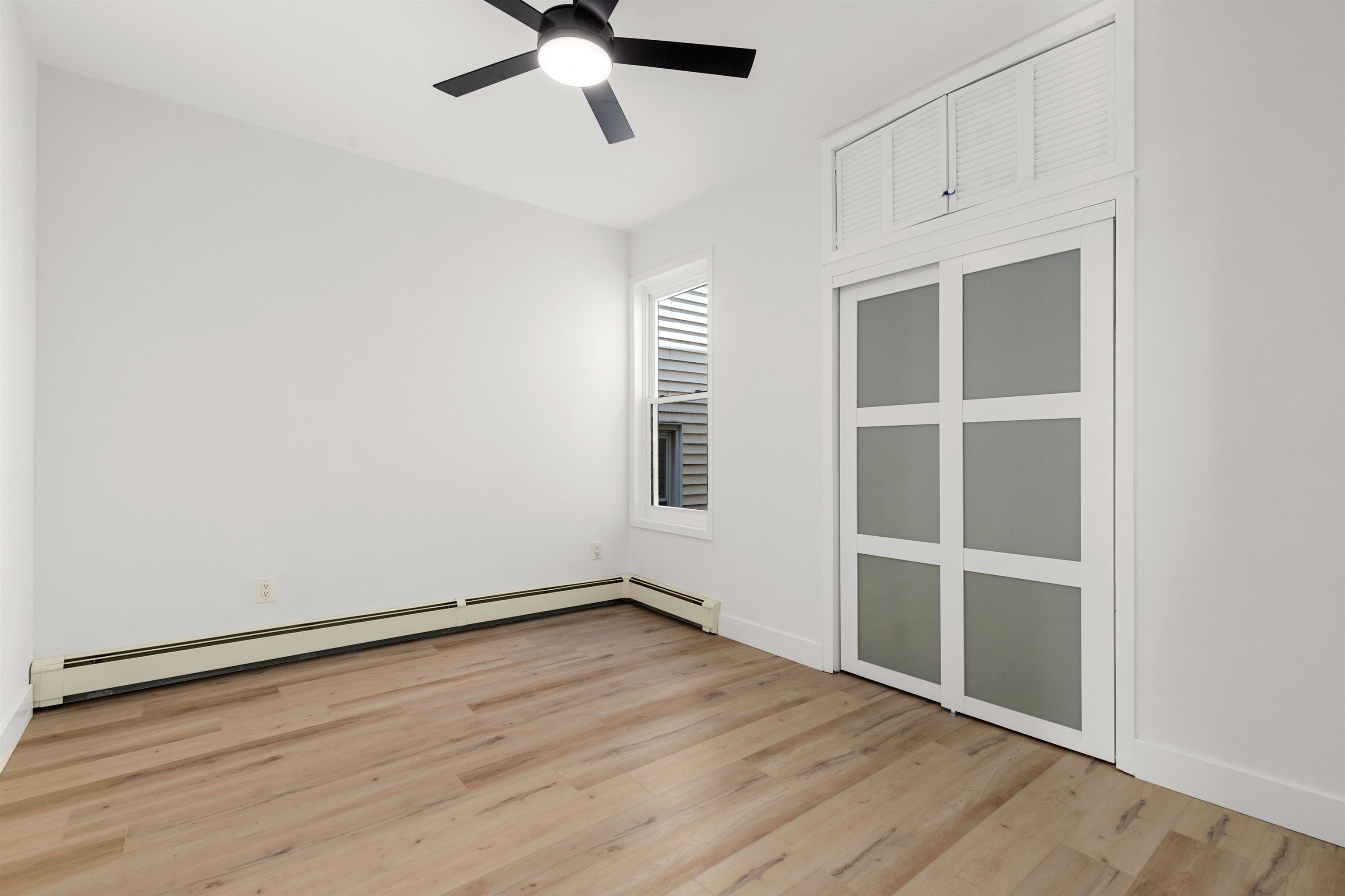 215 48TH ST Unit: 203