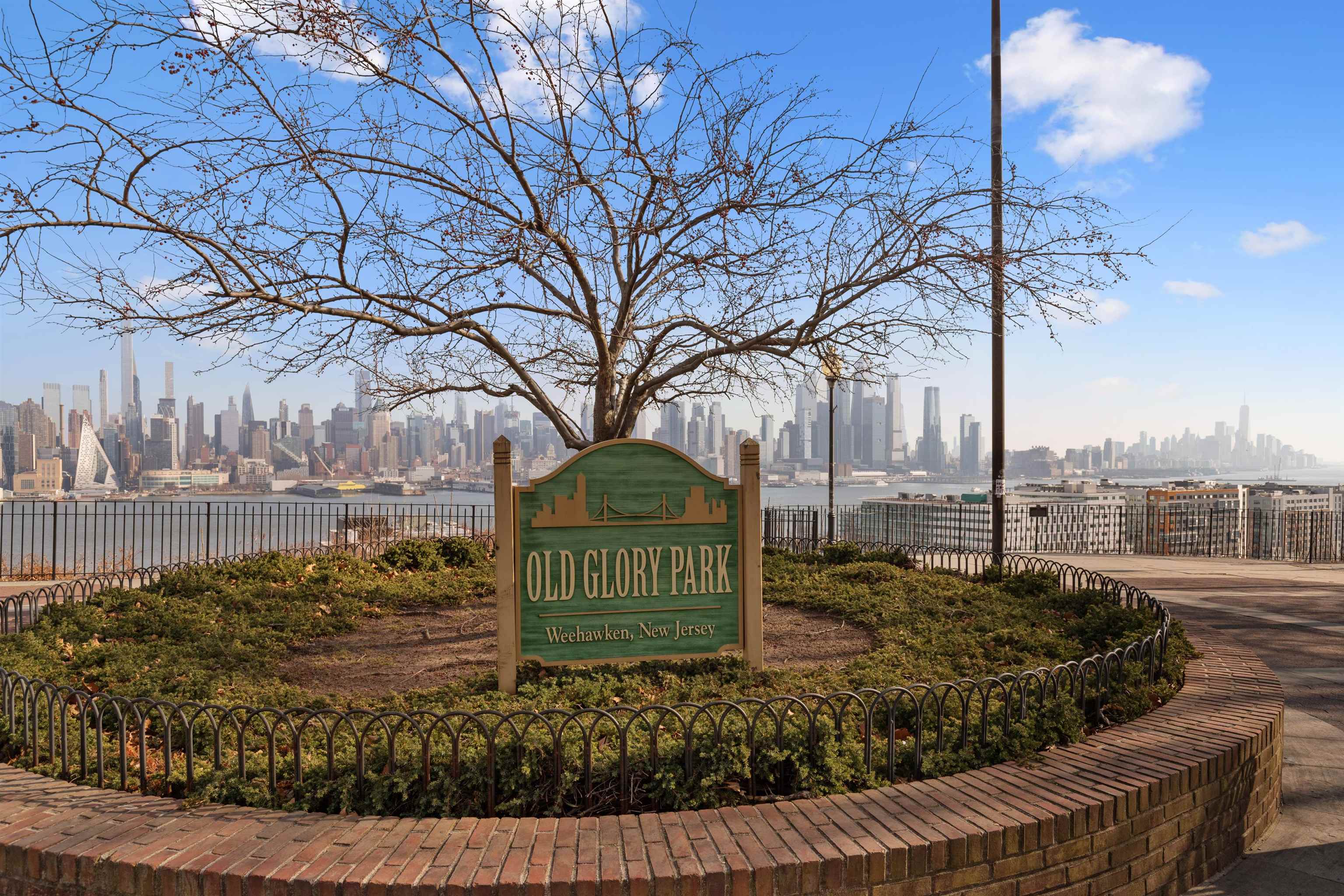215 48TH ST Unit: 203