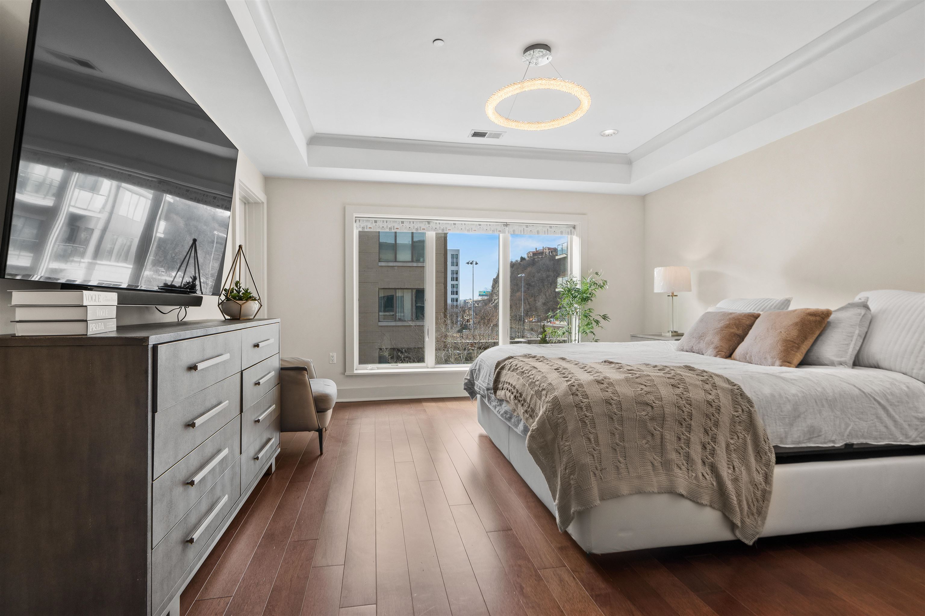 150 HENLEY PL Unit: 314