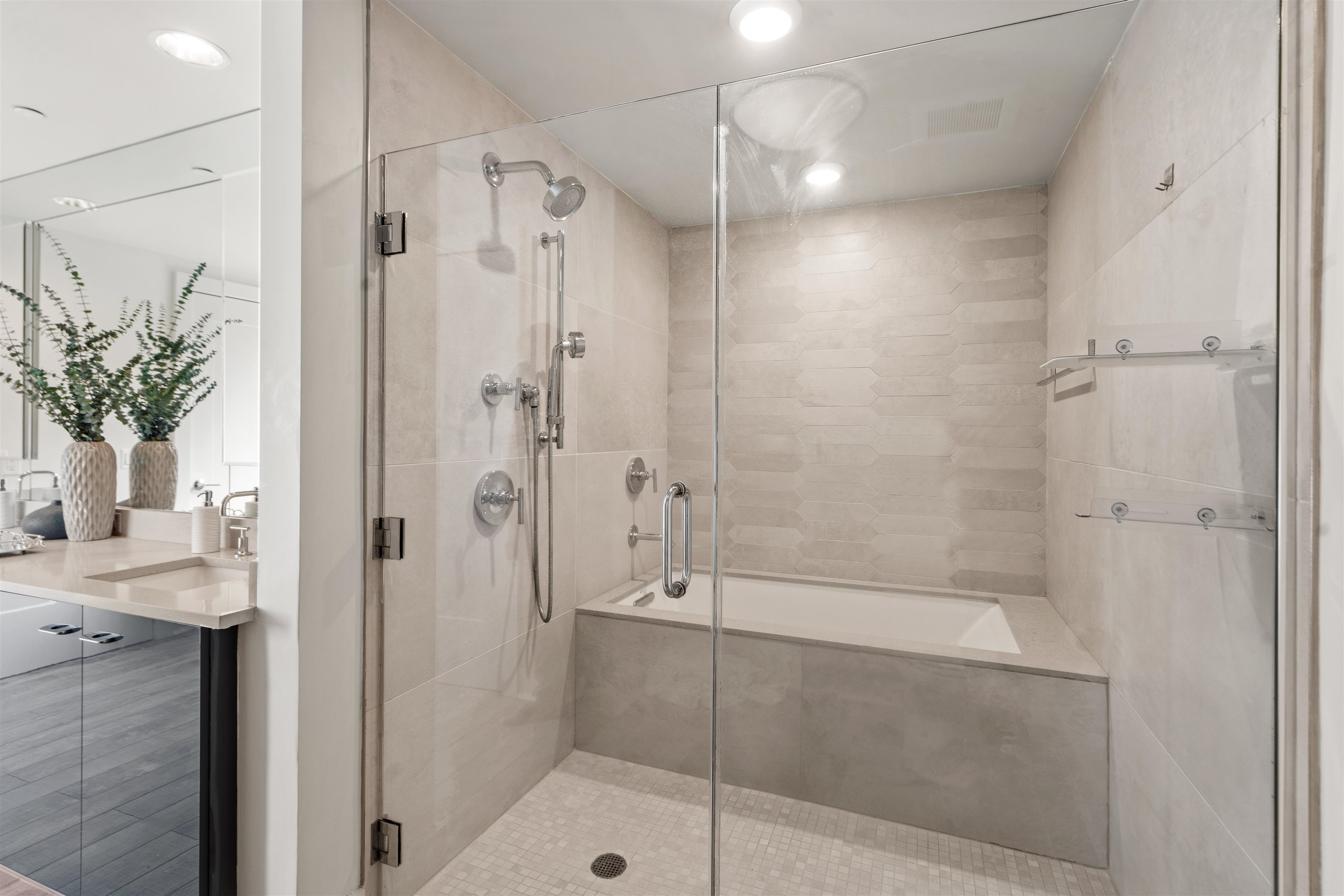 150 HENLEY PL Unit: 314