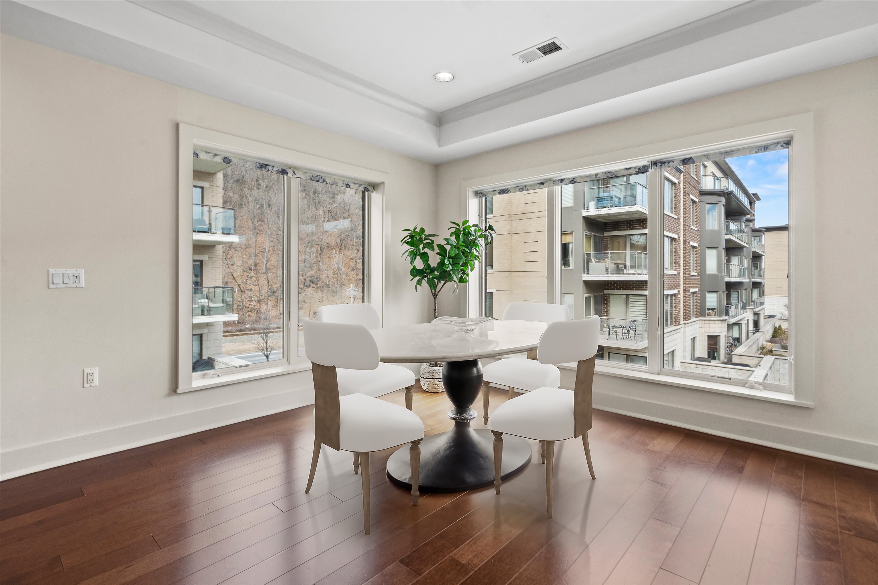 150 HENLEY PL Unit: 314