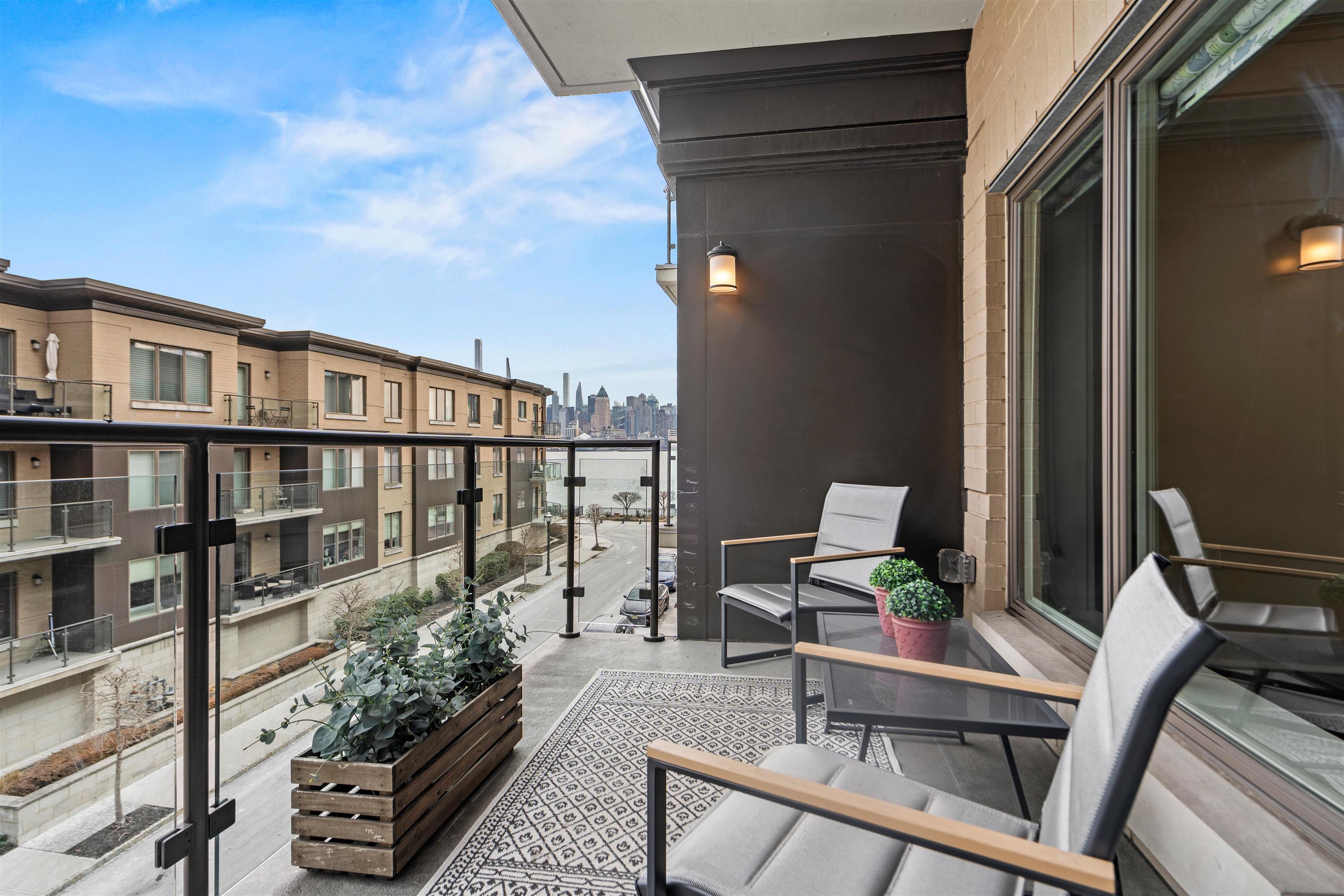 150 HENLEY PL Unit: 314