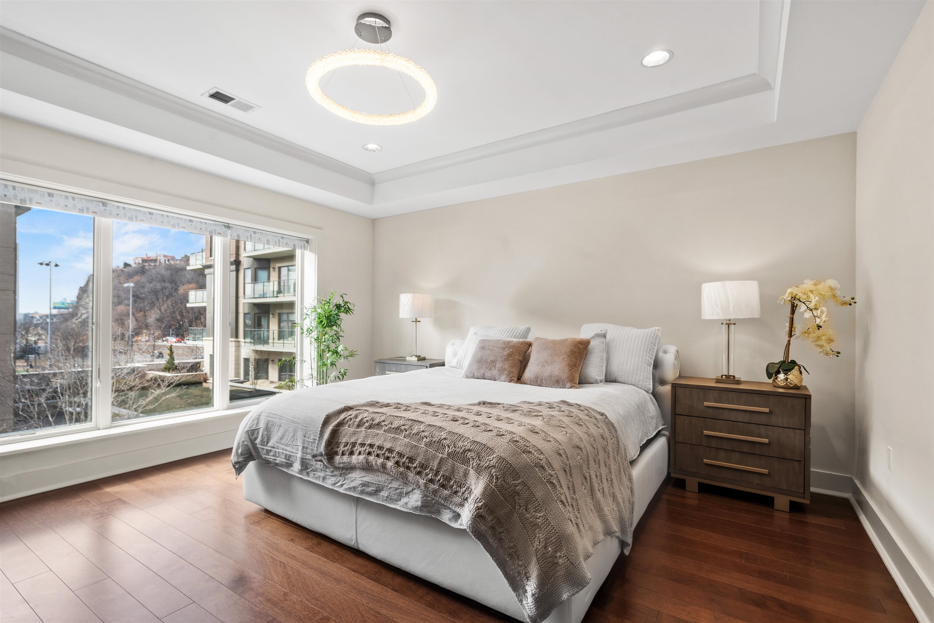 150 HENLEY PL Unit: 314