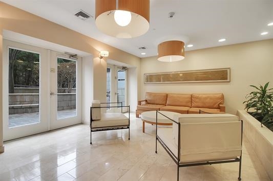 150 HENLEY PL Unit: 314