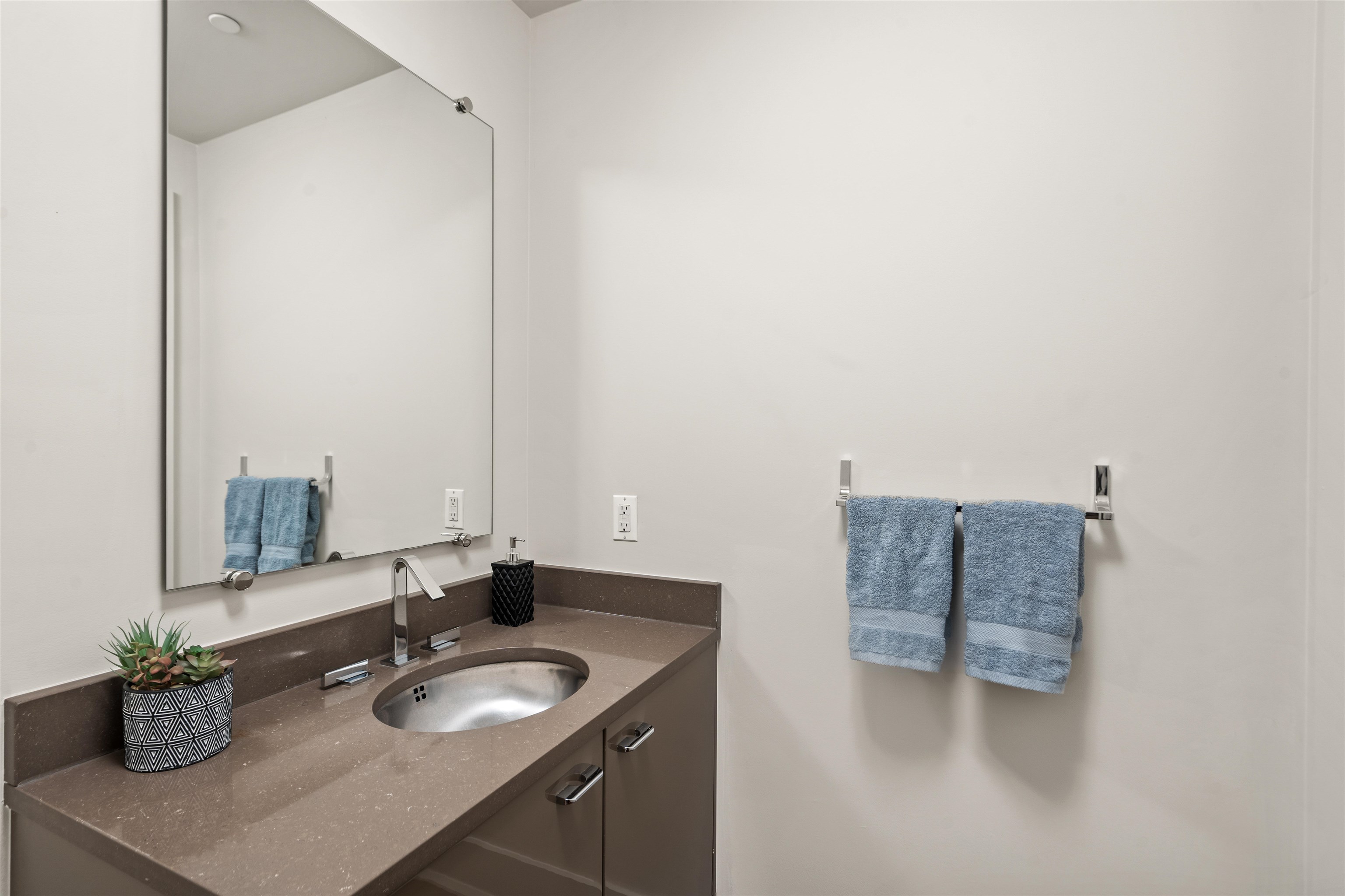 150 HENLEY PL Unit: 314