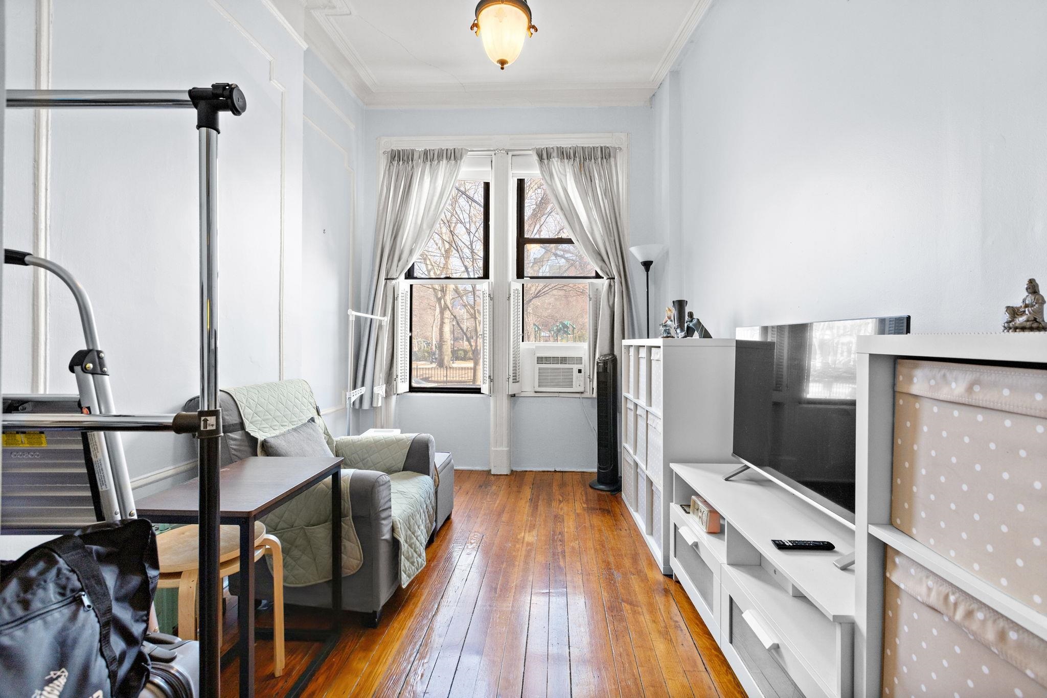 38 WEST HAMILTON PL Unit: 102 (1R)