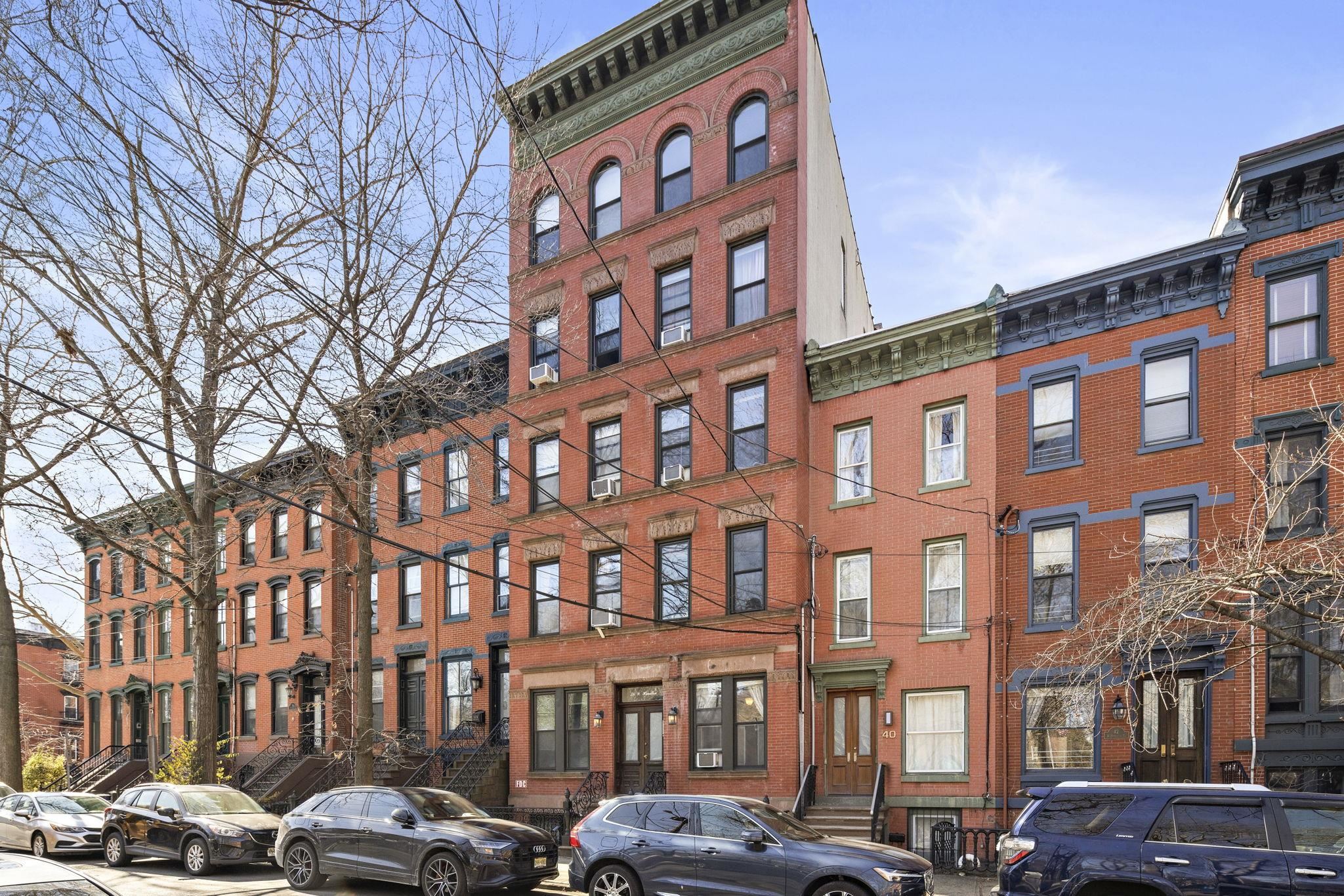 38 WEST HAMILTON PL Unit: 102 (1R)