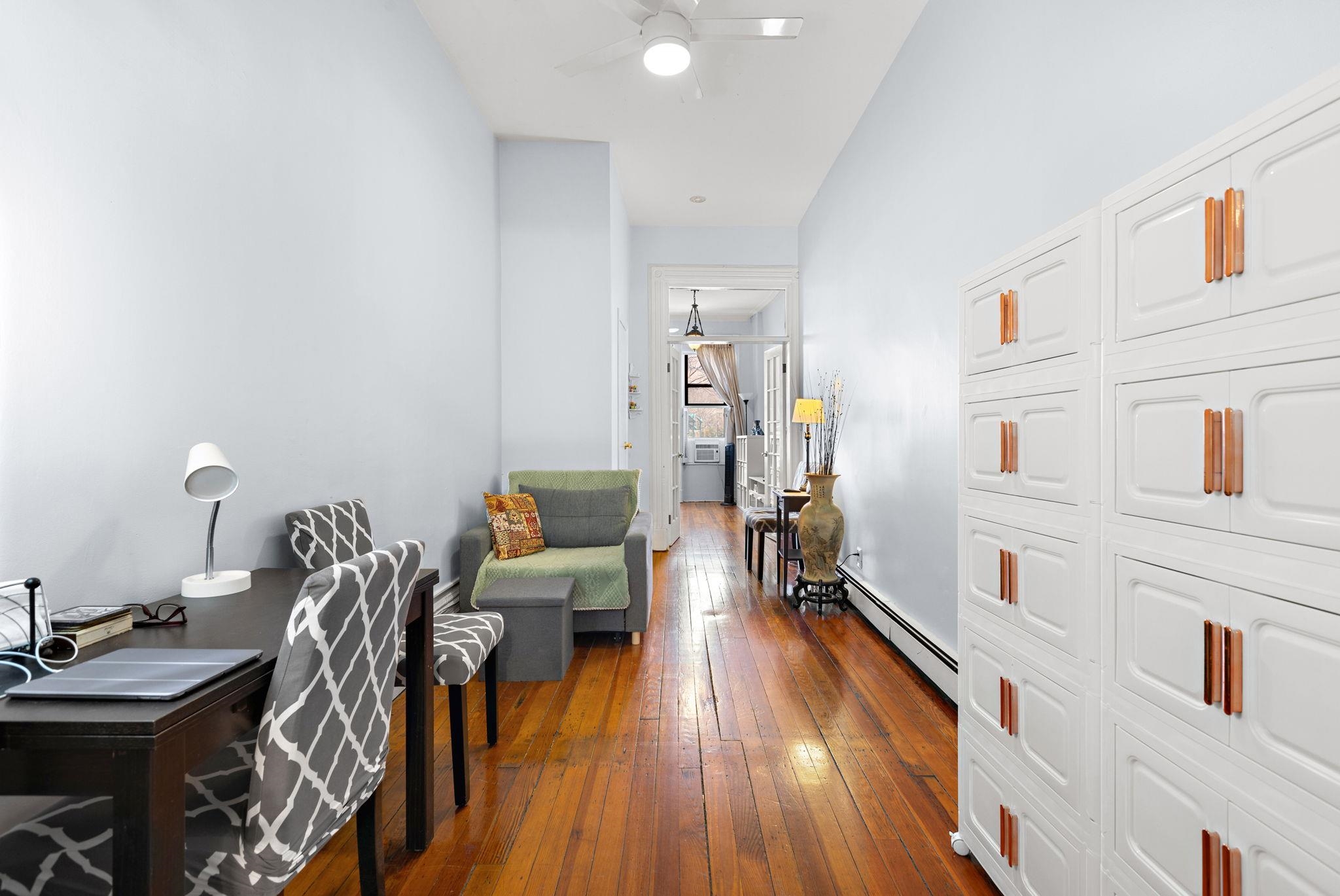 38 WEST HAMILTON PL Unit: 102 (1R)