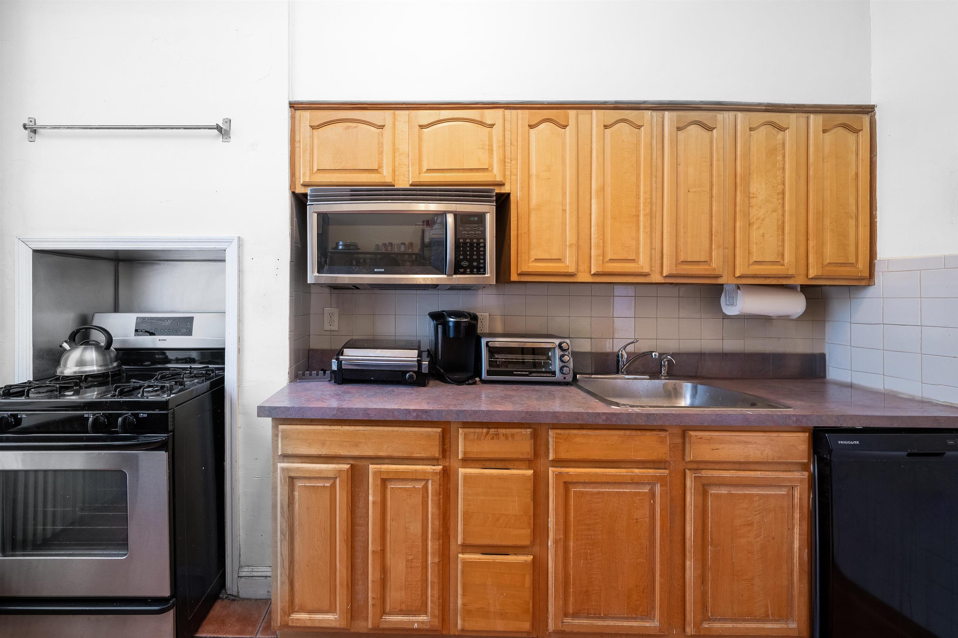 810 WASHINGTON ST Unit: 3