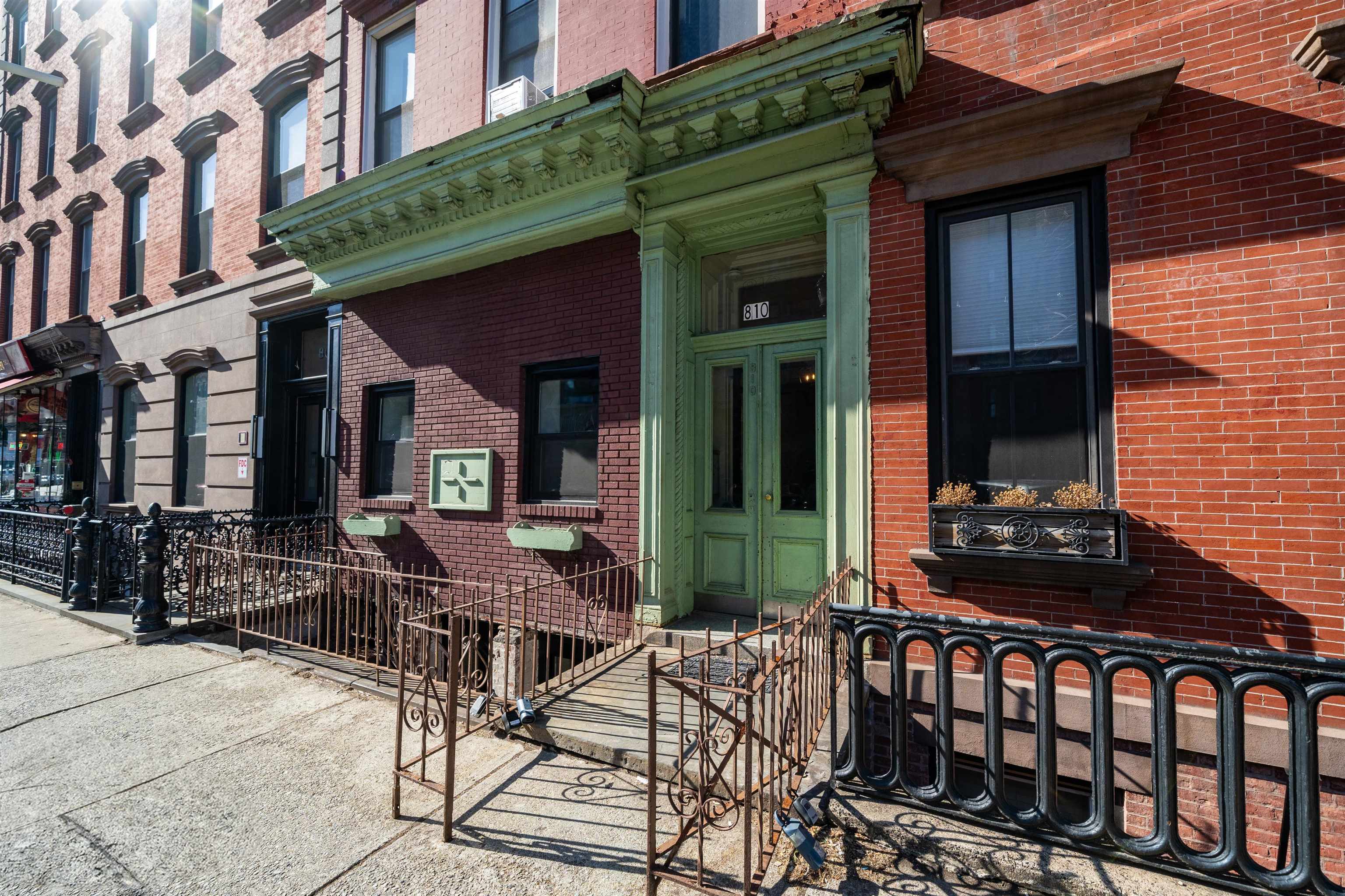 810 WASHINGTON ST Unit: 3
