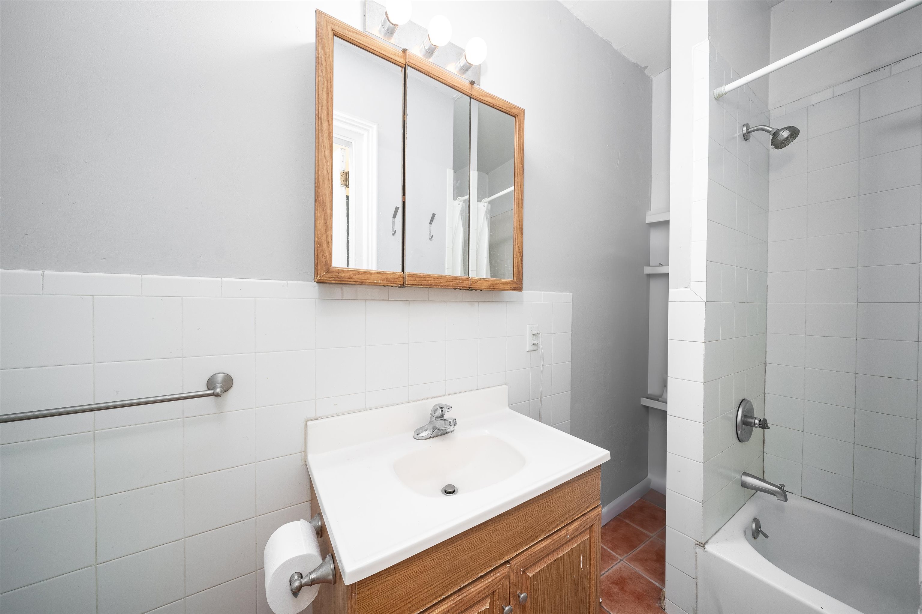 810 WASHINGTON ST Unit: 3
