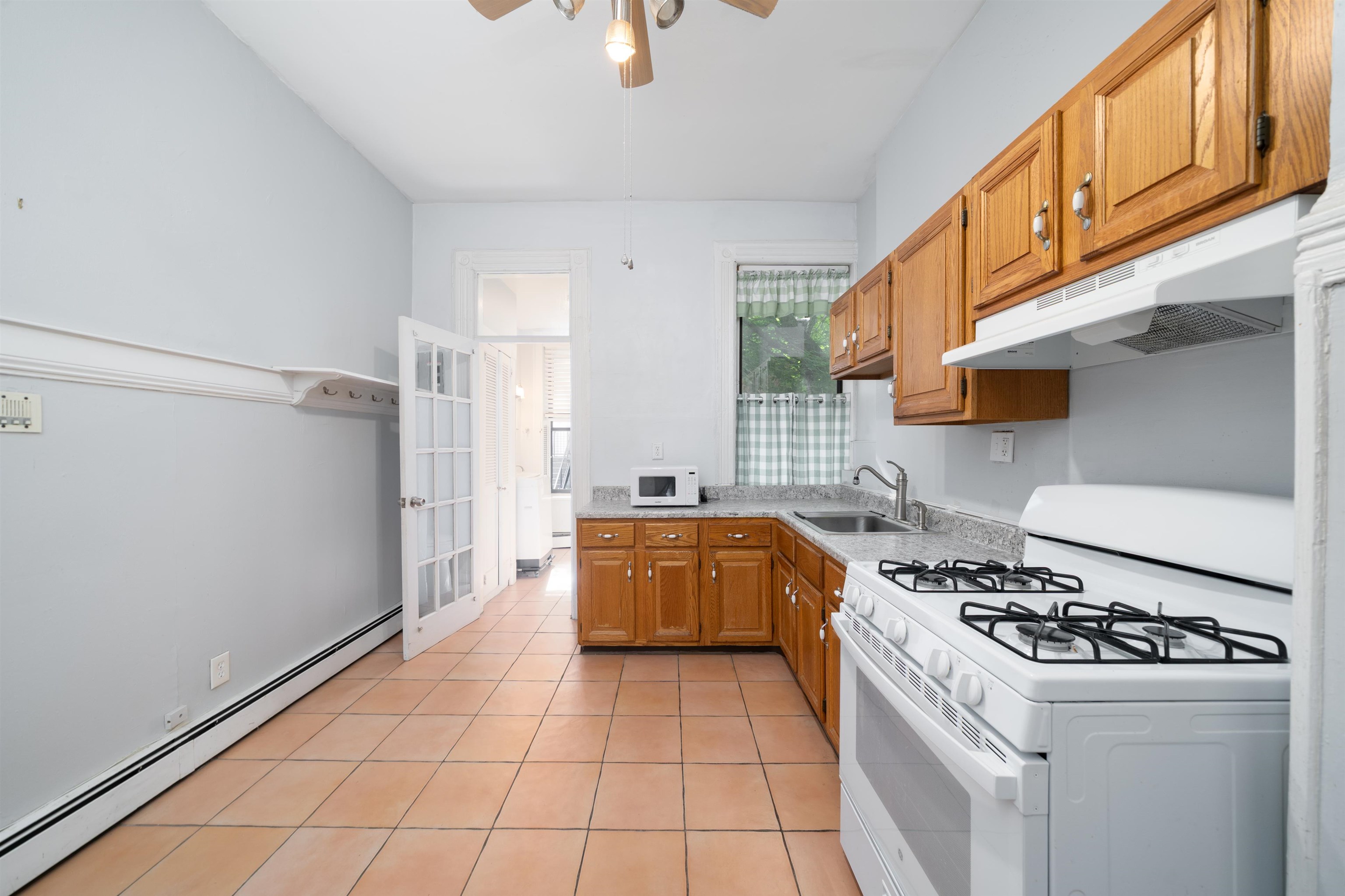 38 WEST HAMILTON PL