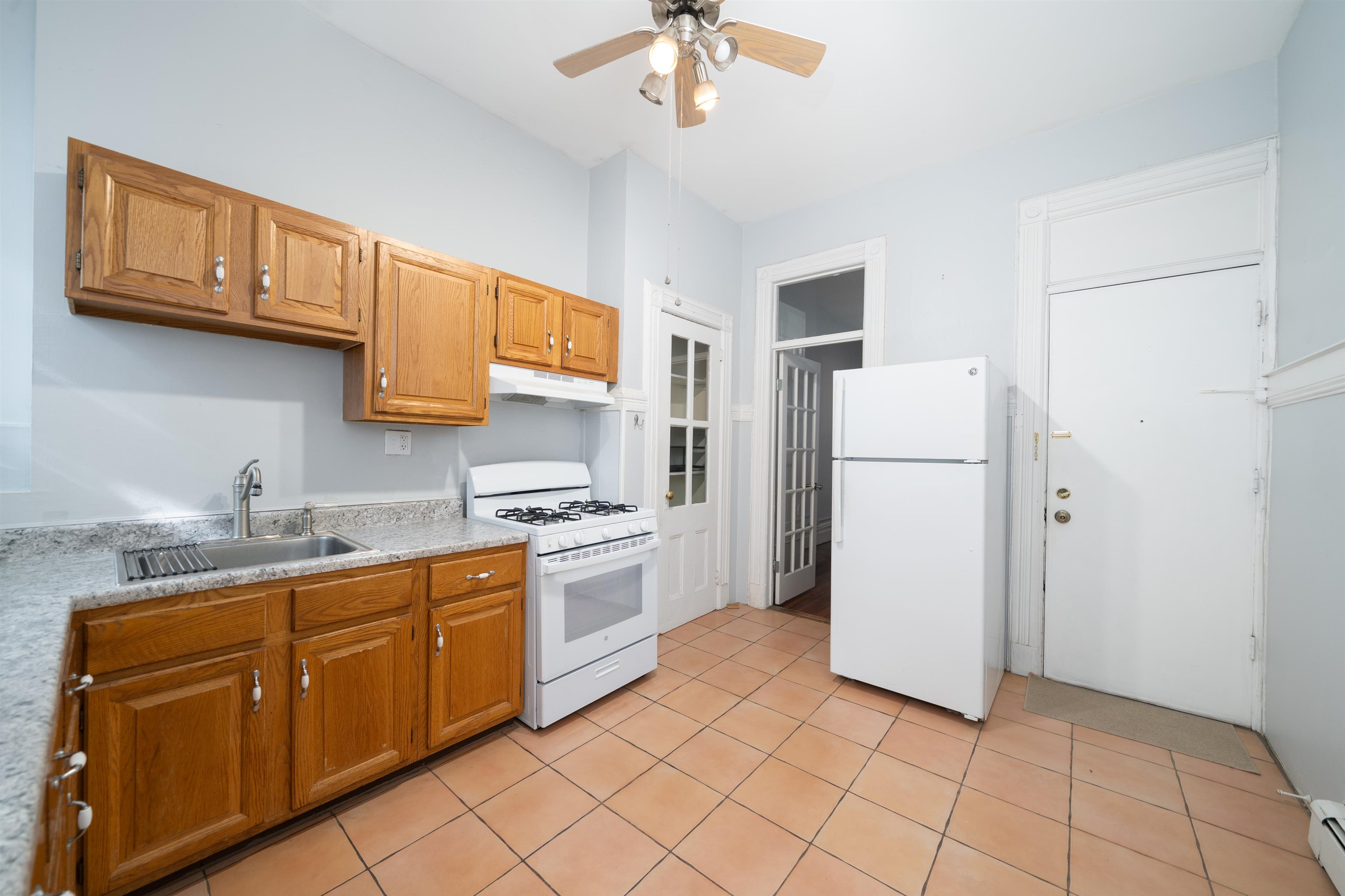 38 WEST HAMILTON PL