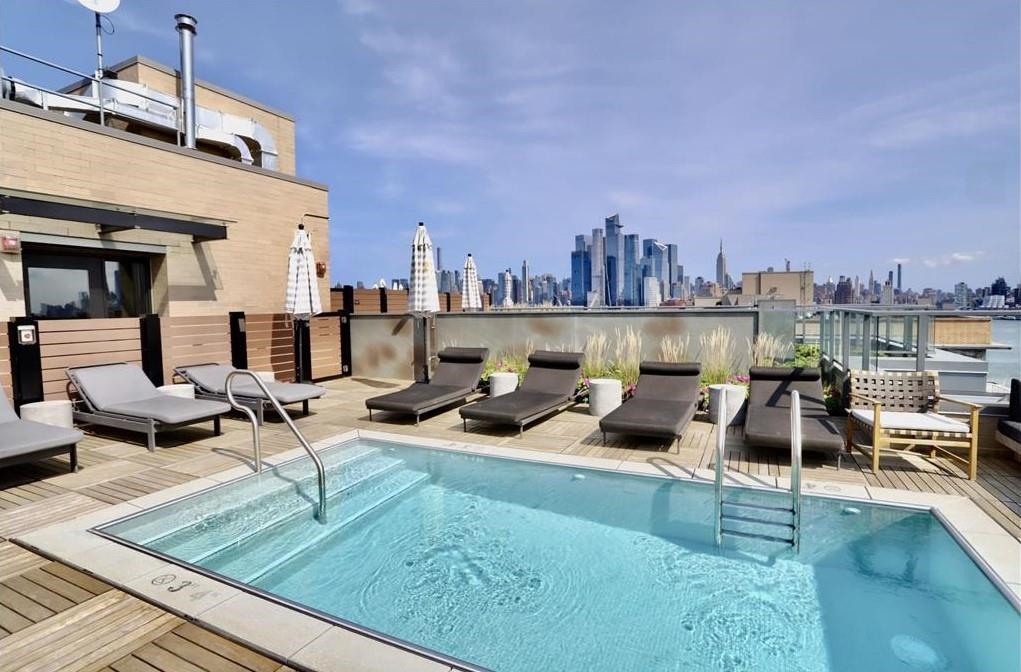 1425 HUDSON ST Unit: 2D