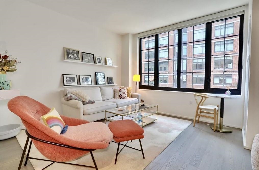 1425 HUDSON ST Unit: 2D