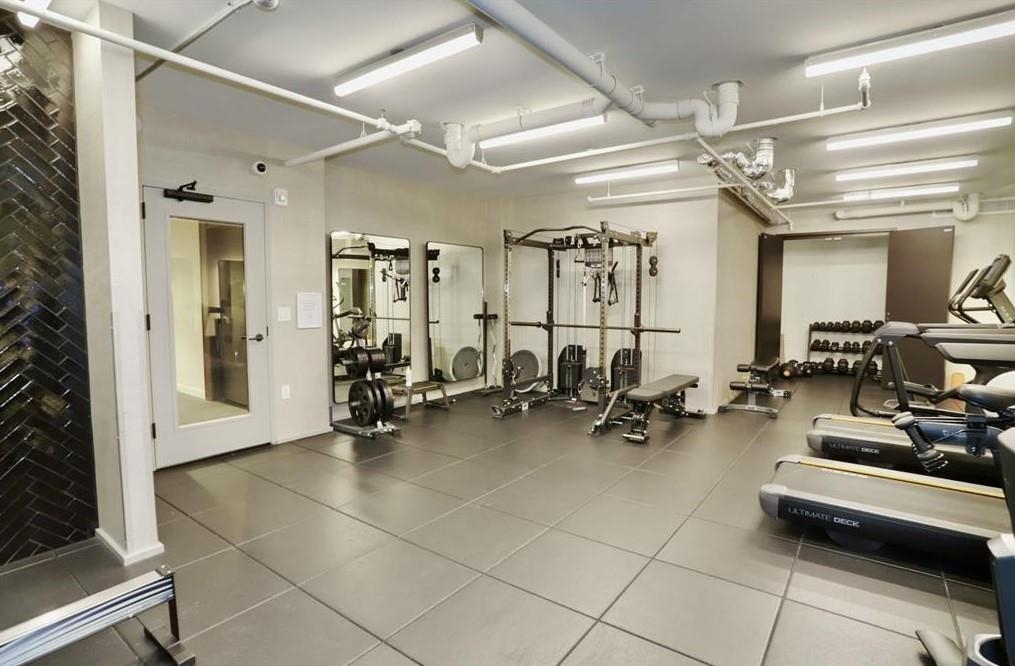 1425 HUDSON ST Unit: 2D
