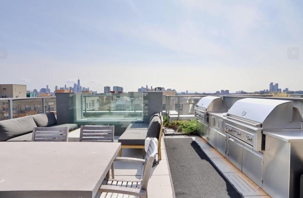 1425 HUDSON ST Unit: 2D