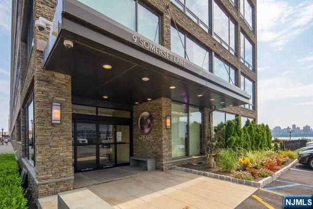 9 Somerset Lane PH 608/614