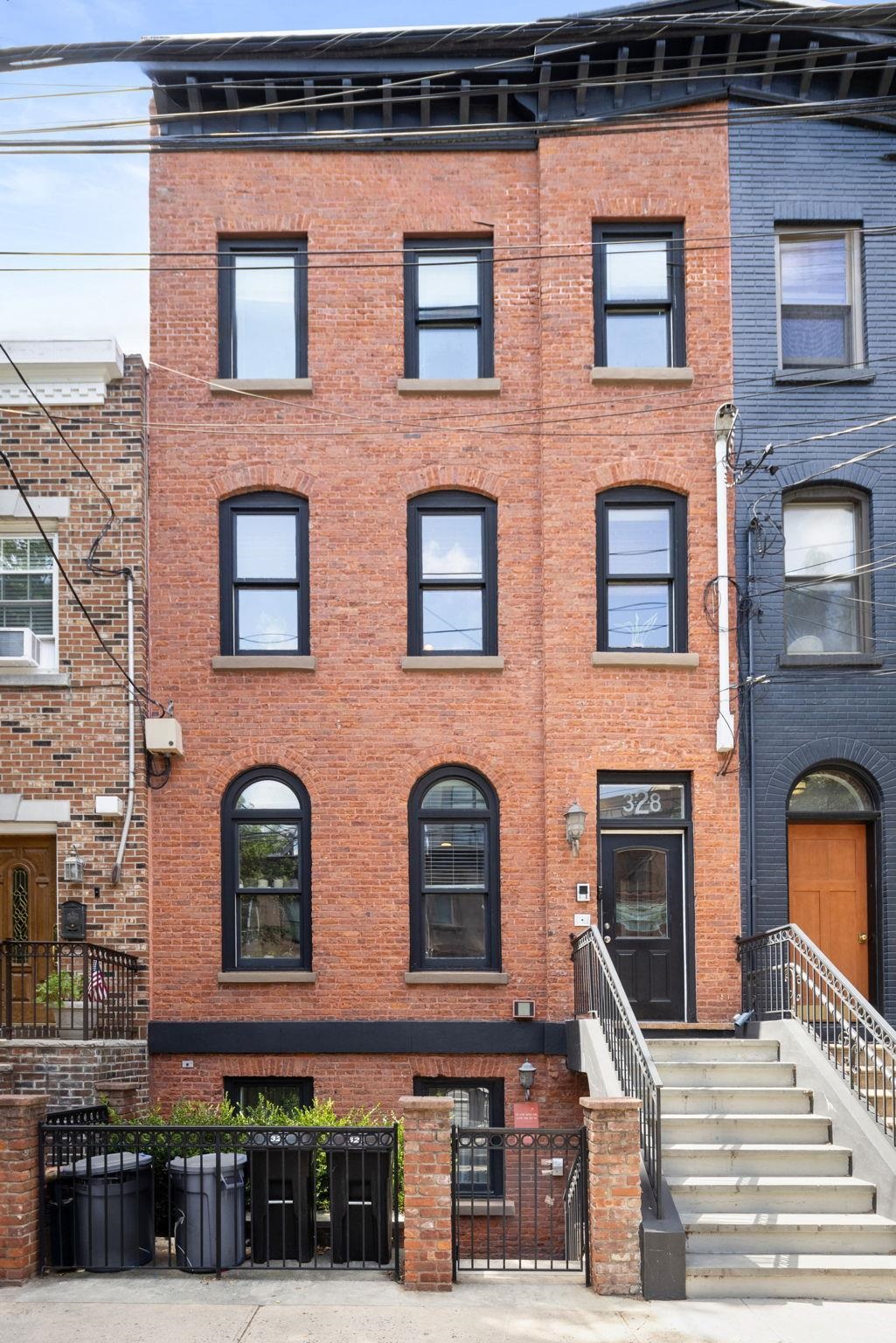 328 GARDEN ST Unit: 3