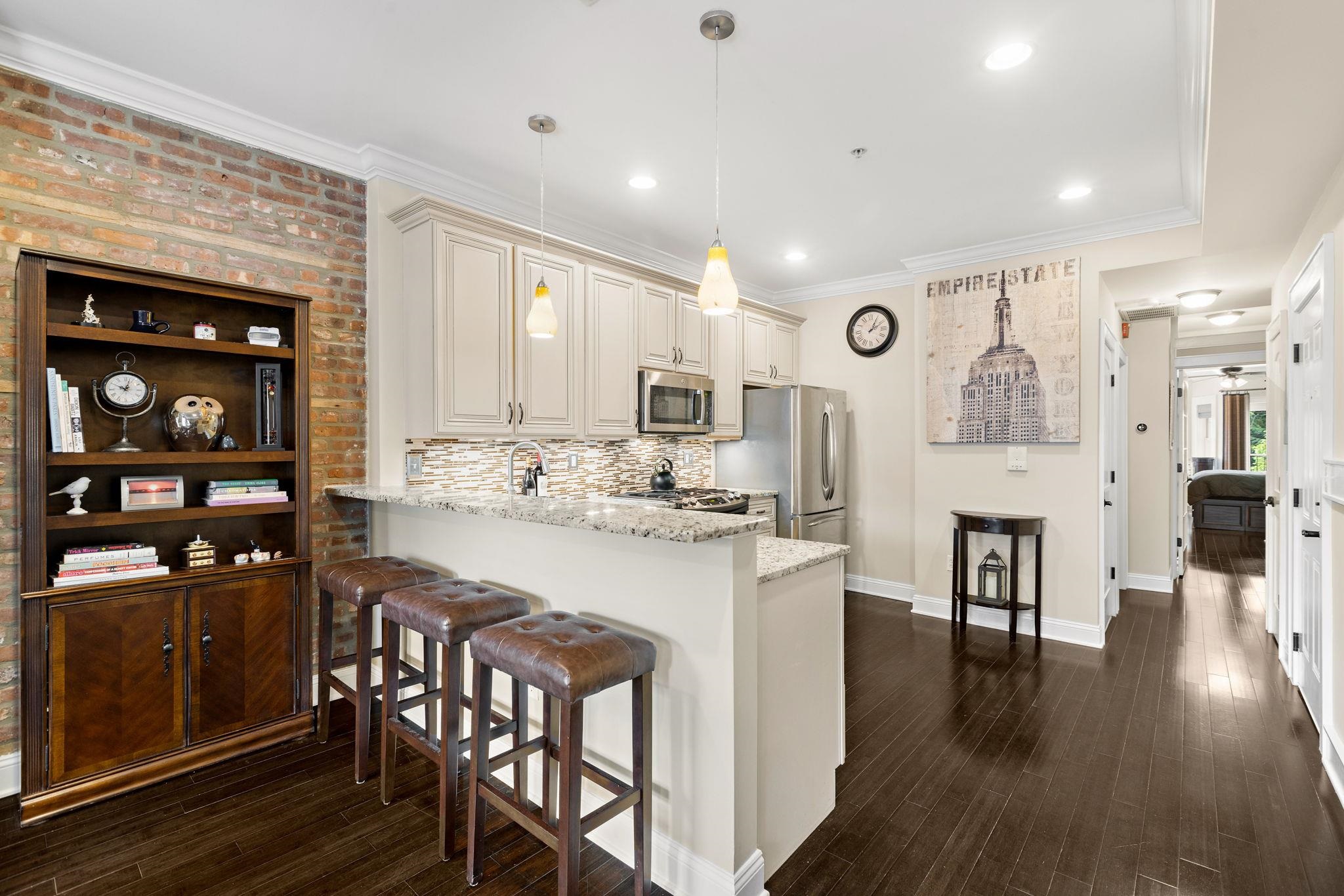 328 GARDEN ST Unit: 3