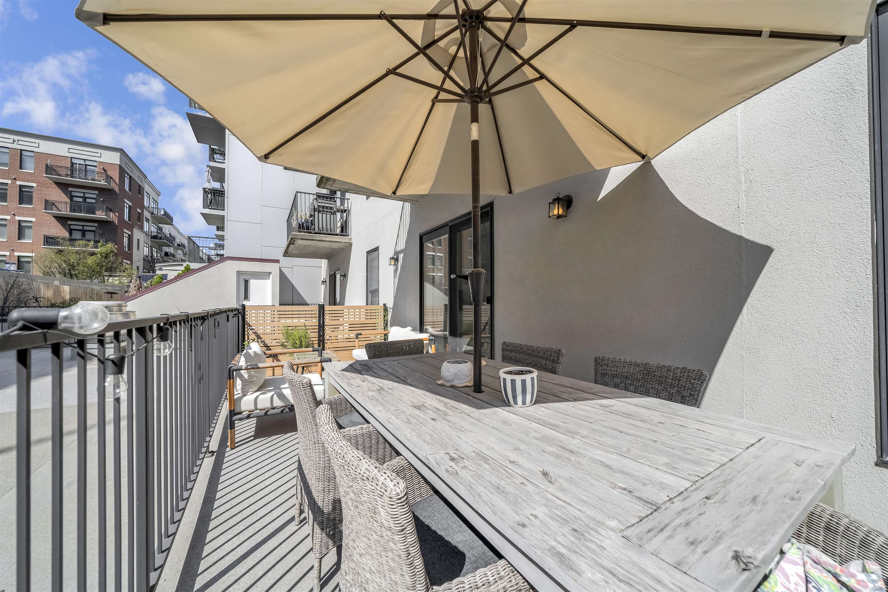 924 JEFFERSON ST Unit: 2B