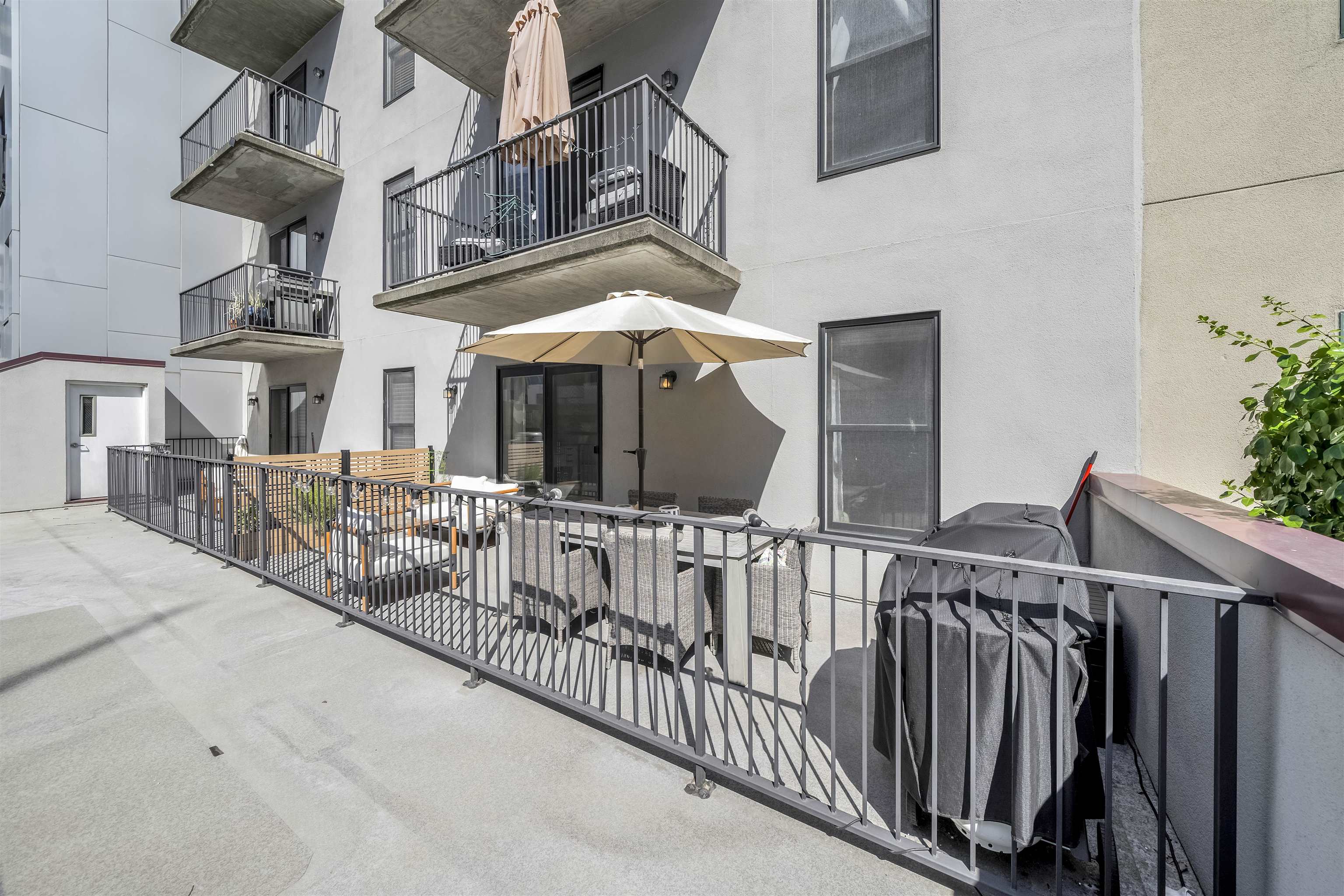 924 JEFFERSON ST Unit: 2B