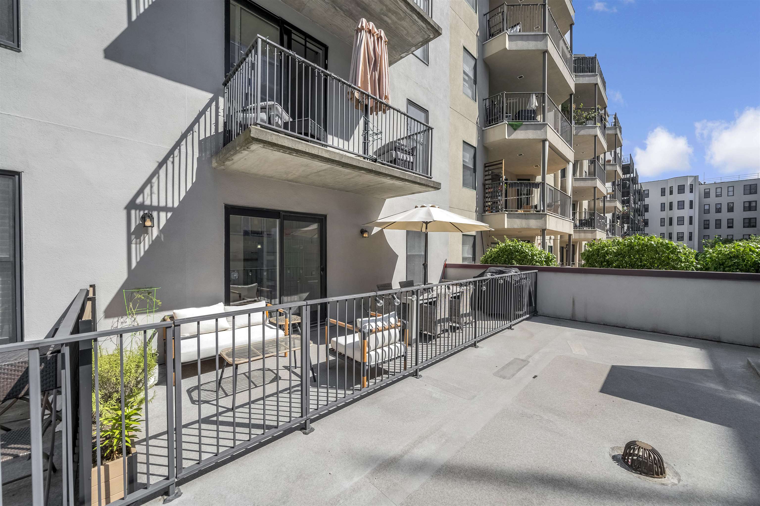 924 JEFFERSON ST Unit: 2B