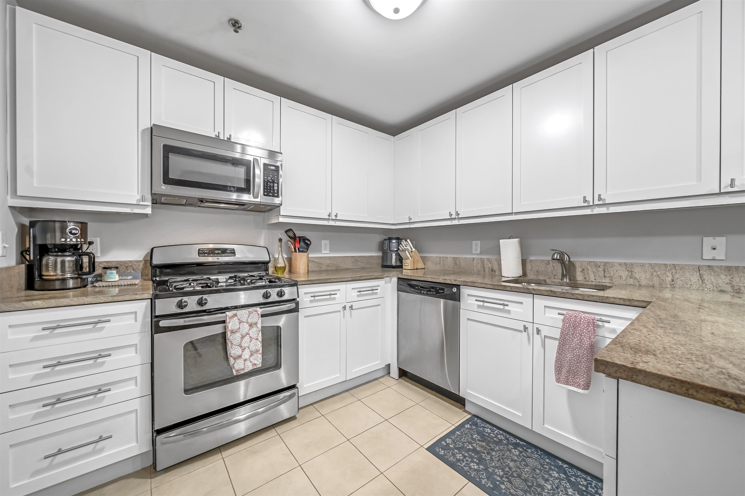 924 JEFFERSON ST Unit: 2B