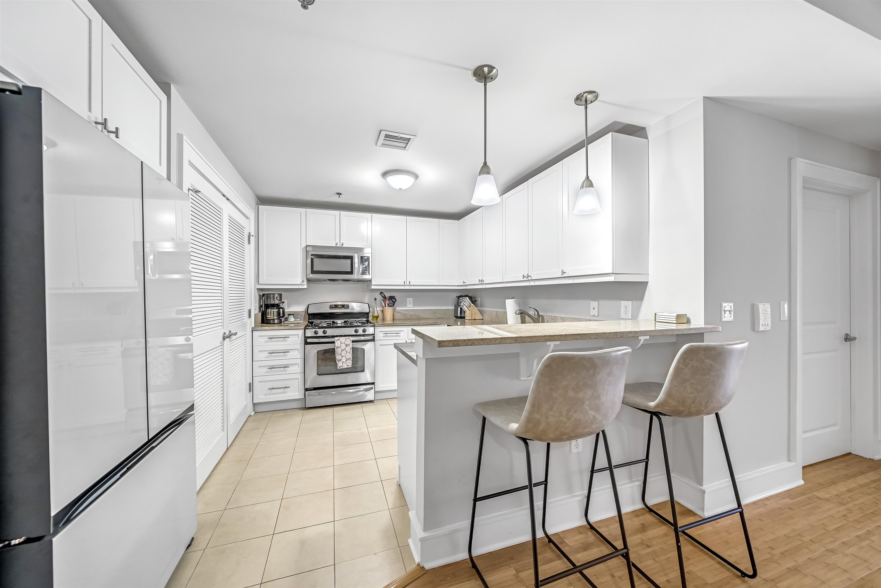 924 JEFFERSON ST Unit: 2B