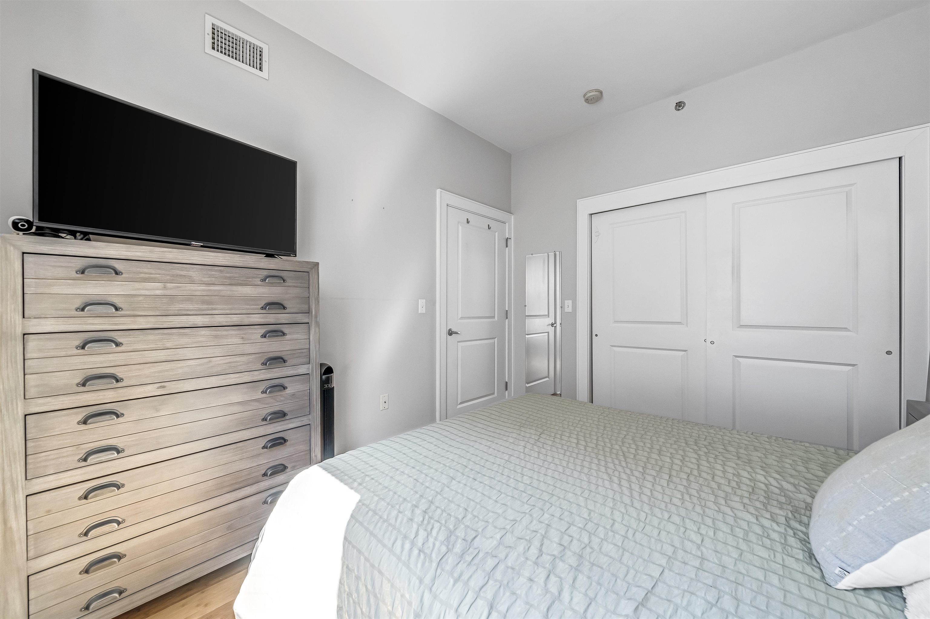 924 JEFFERSON ST Unit: 2B