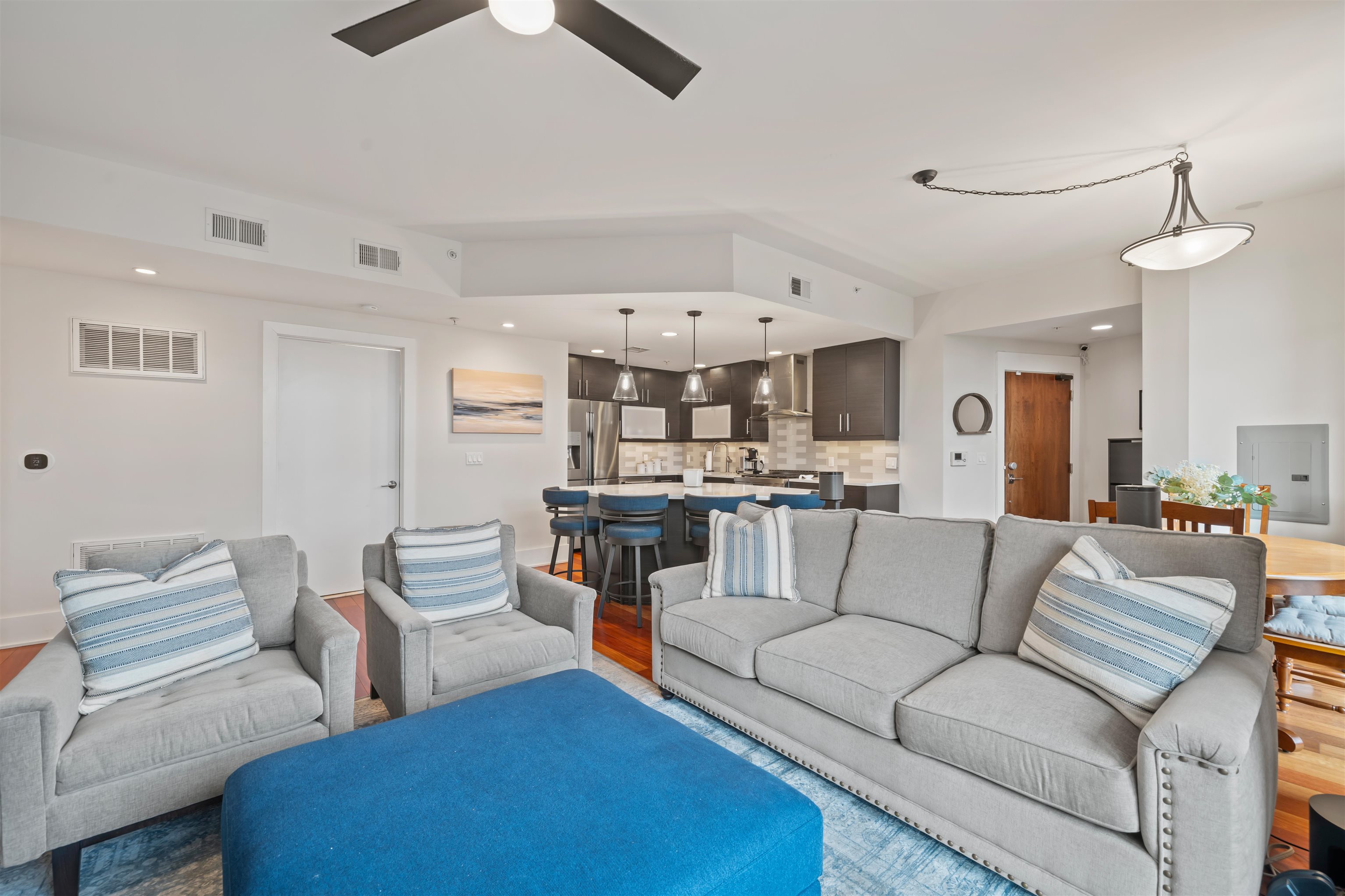 84 WILLOW AVE Unit: 4B