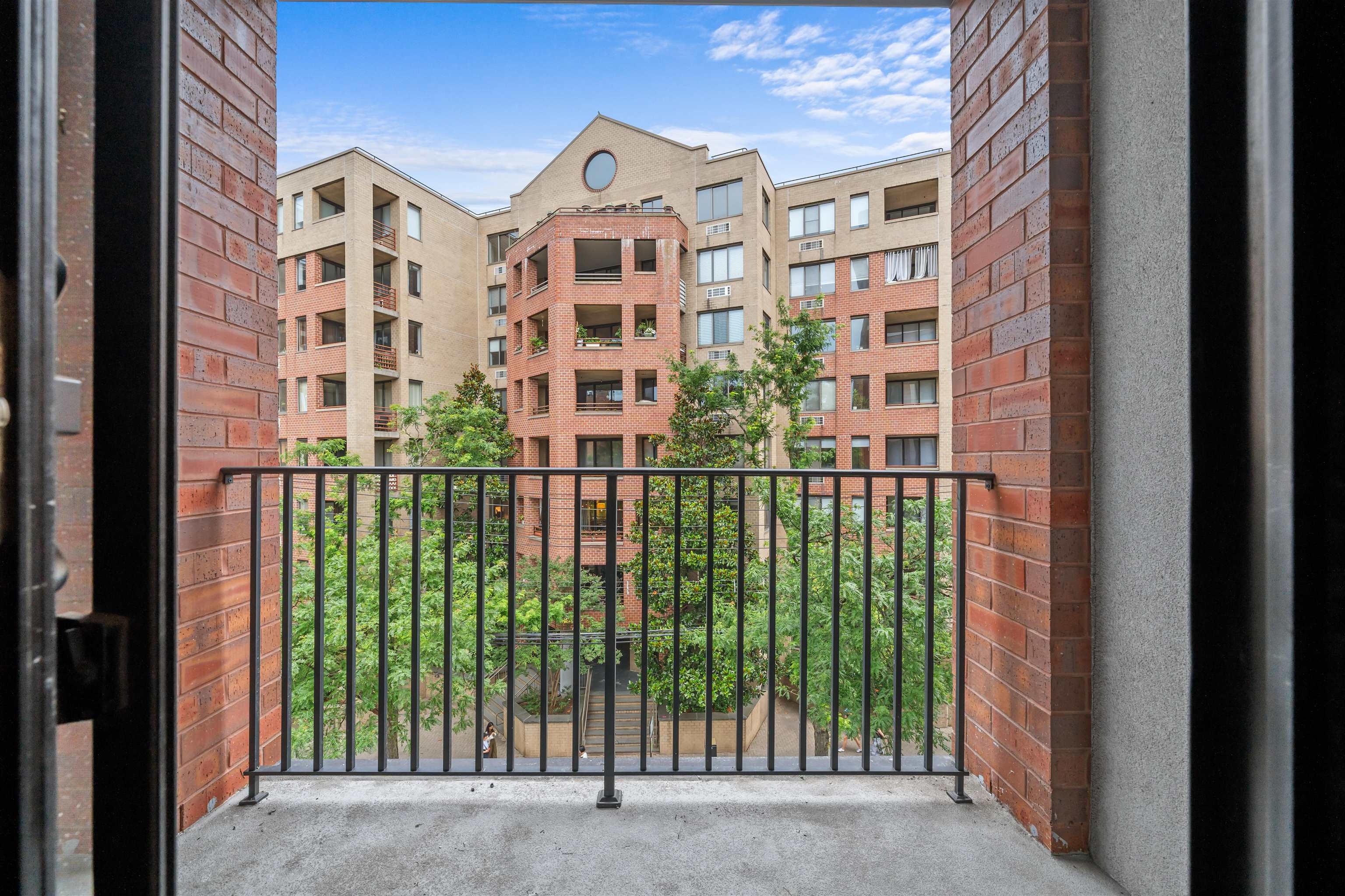 84 WILLOW AVE Unit: 4B