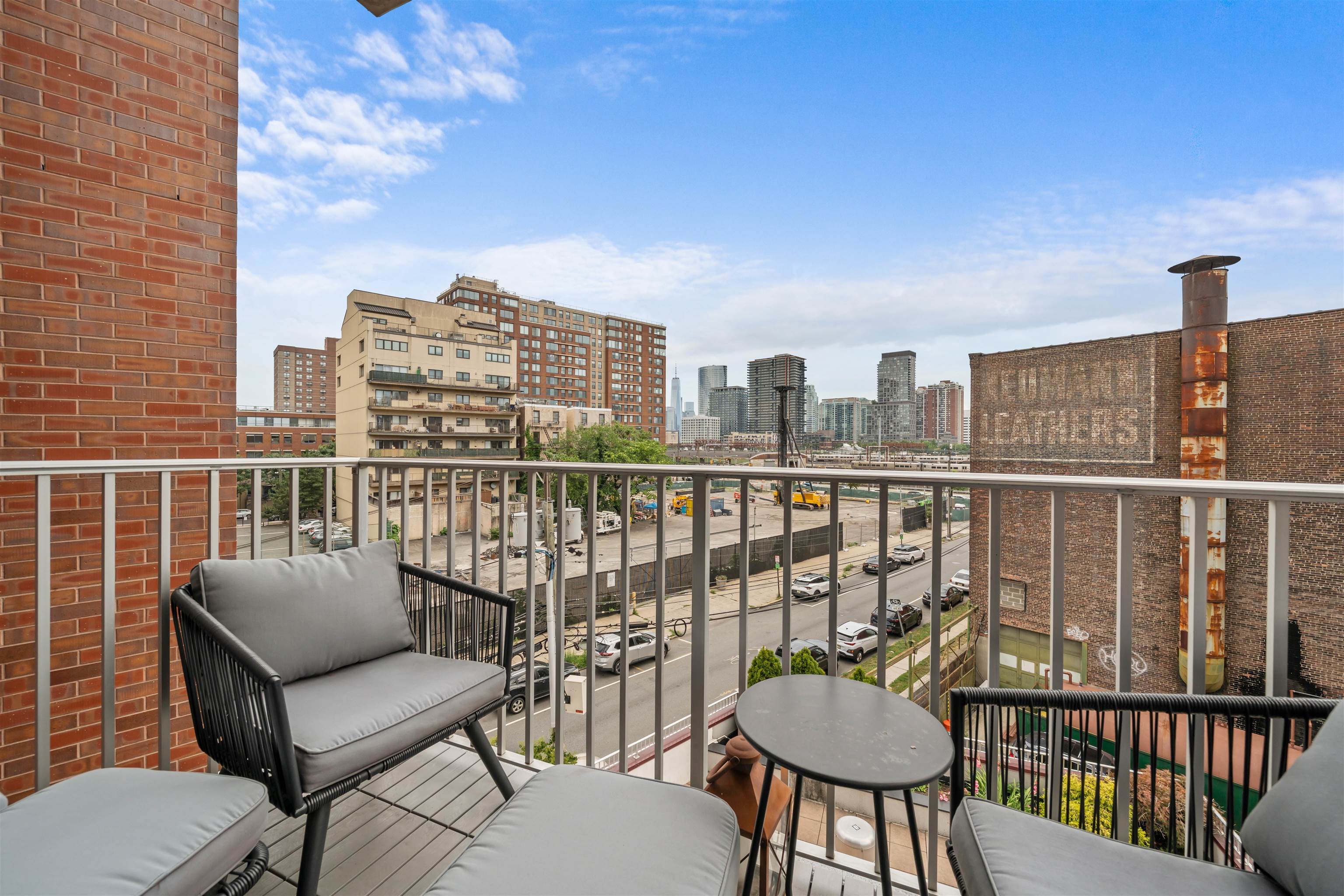 84 WILLOW AVE Unit: 4B