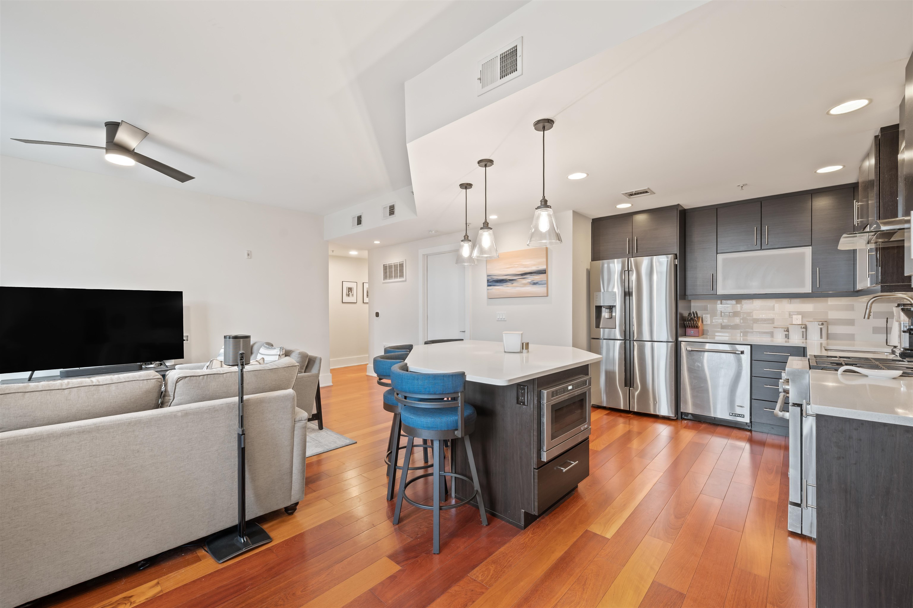 84 WILLOW AVE Unit: 4B