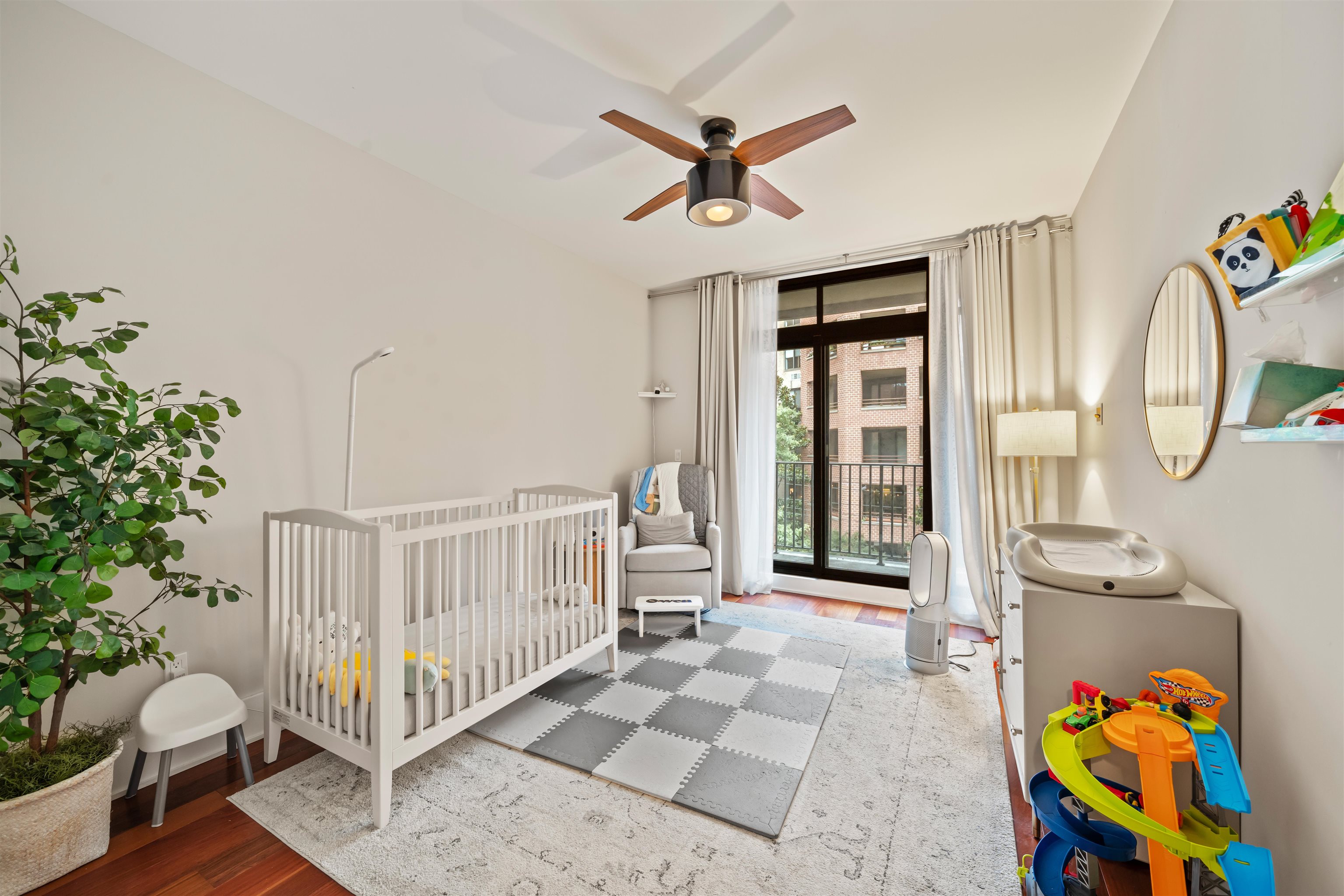 84 WILLOW AVE Unit: 4B