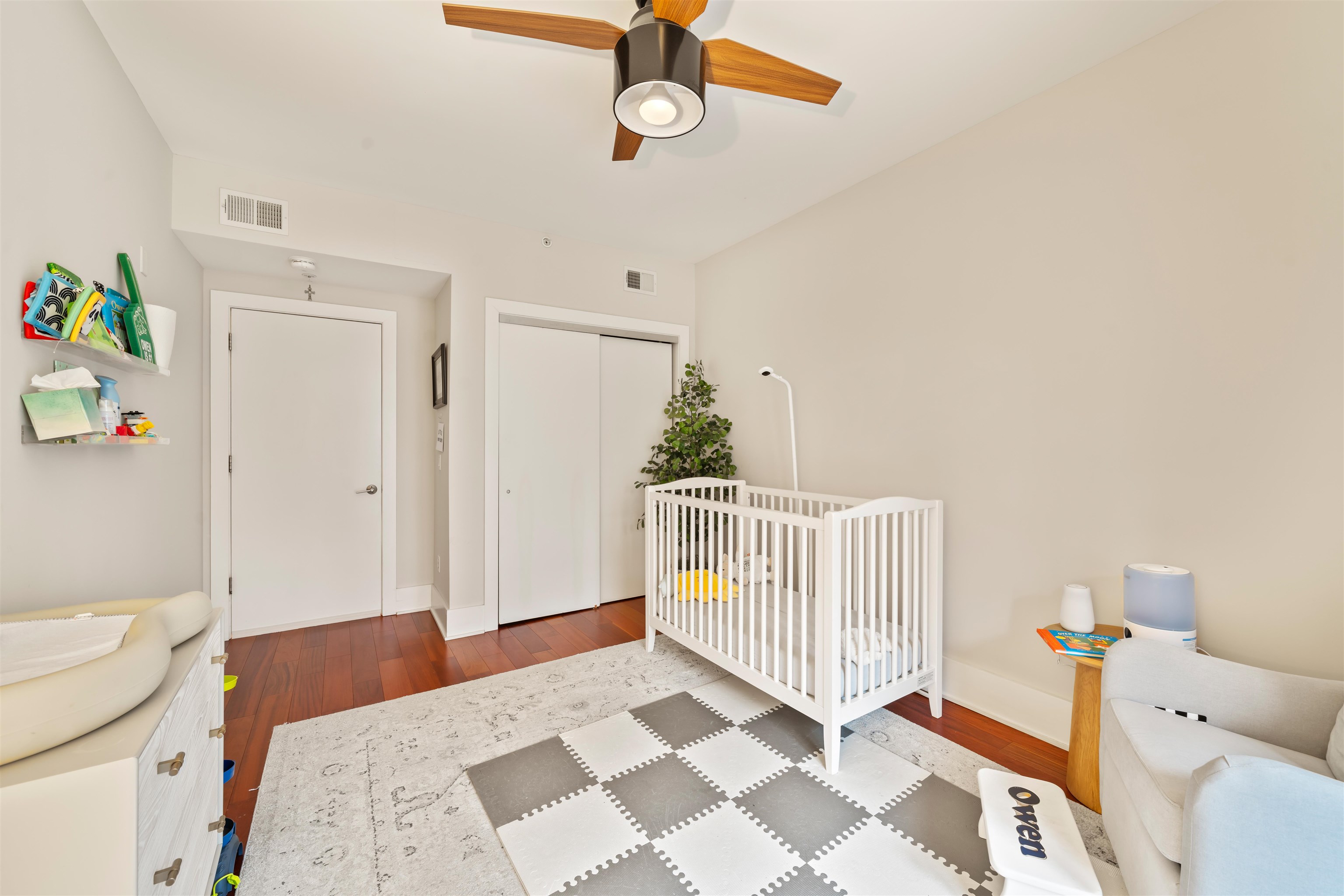 84 WILLOW AVE Unit: 4B