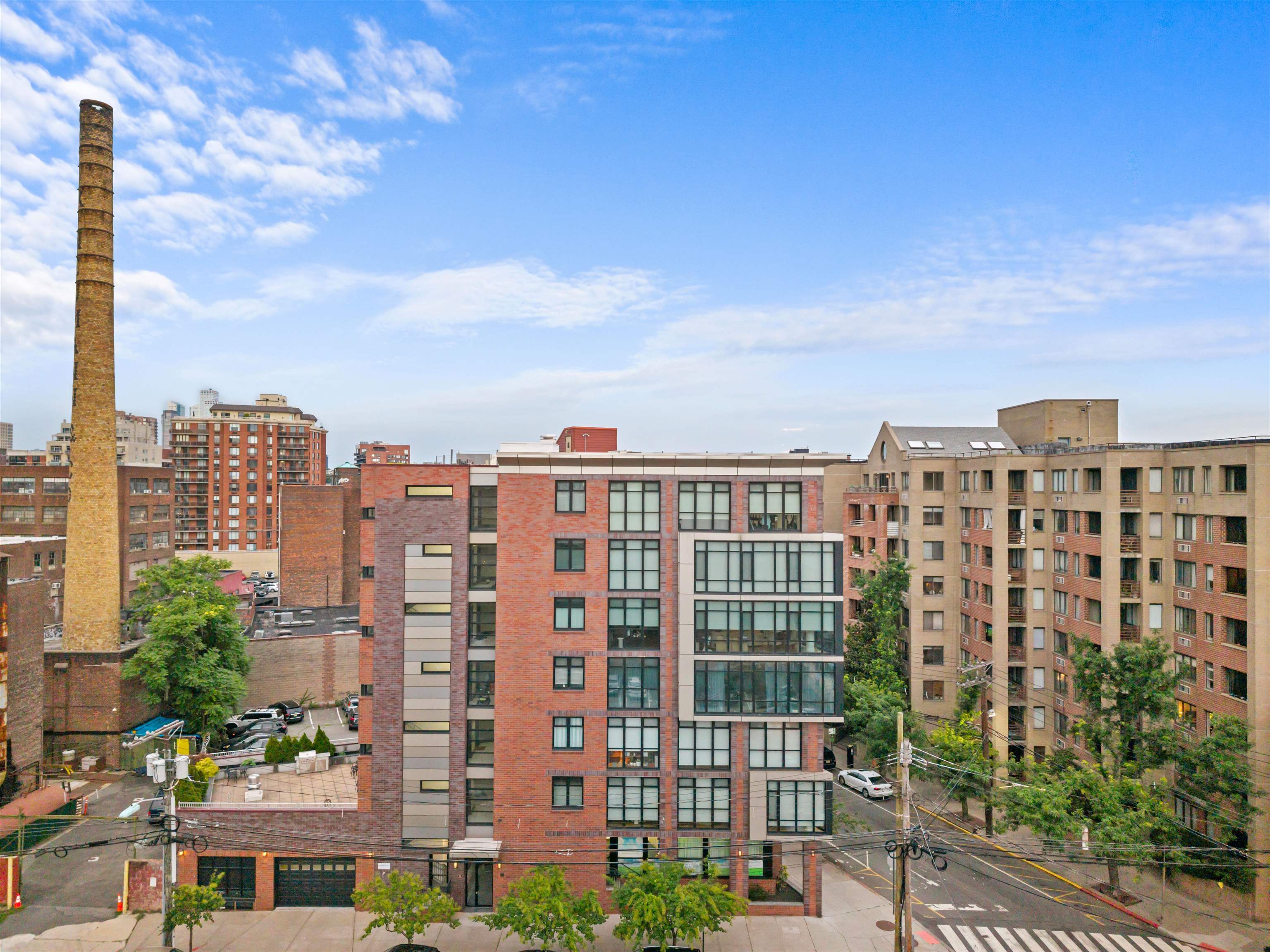 84 WILLOW AVE Unit: 4B