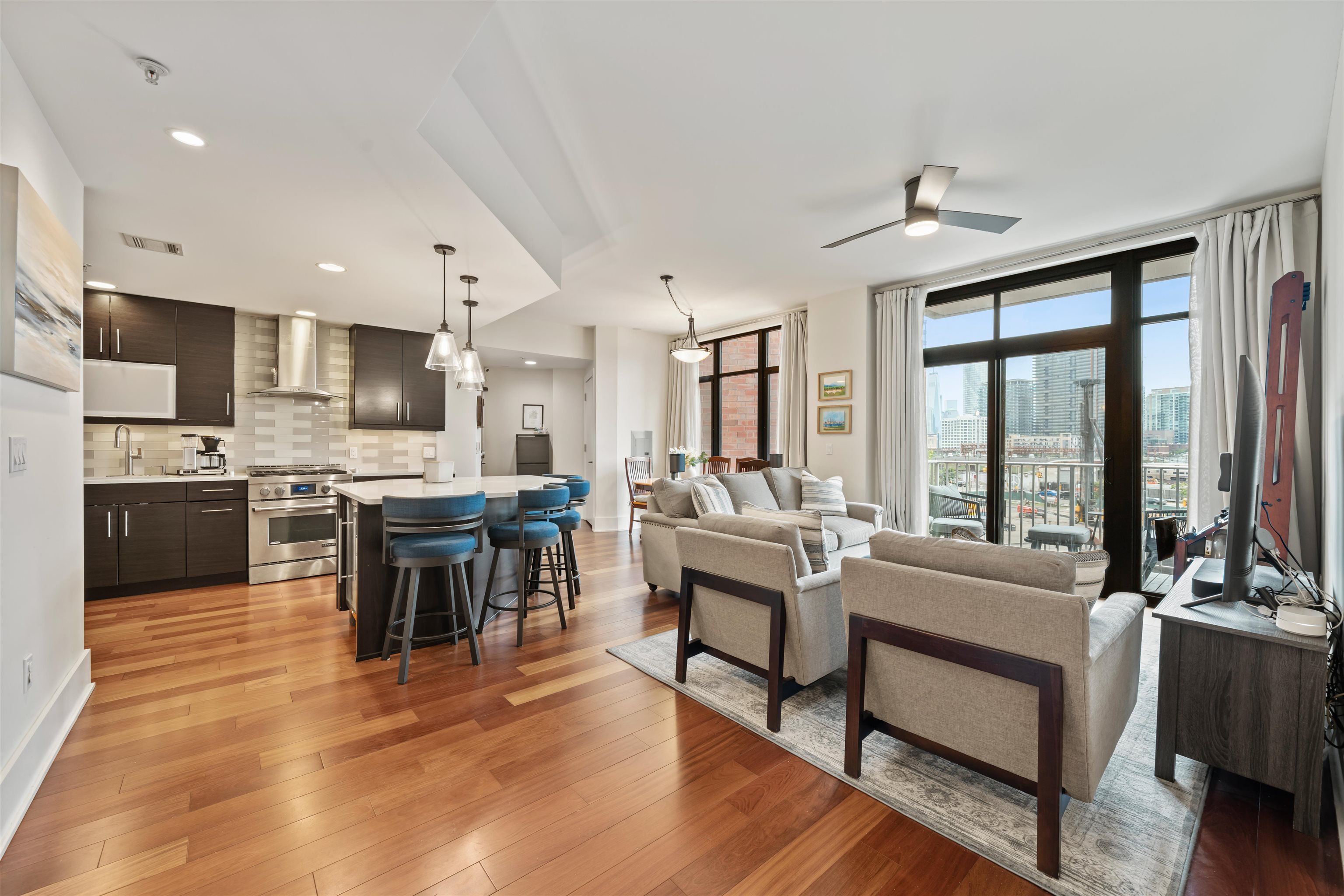 84 WILLOW AVE Unit: 4B