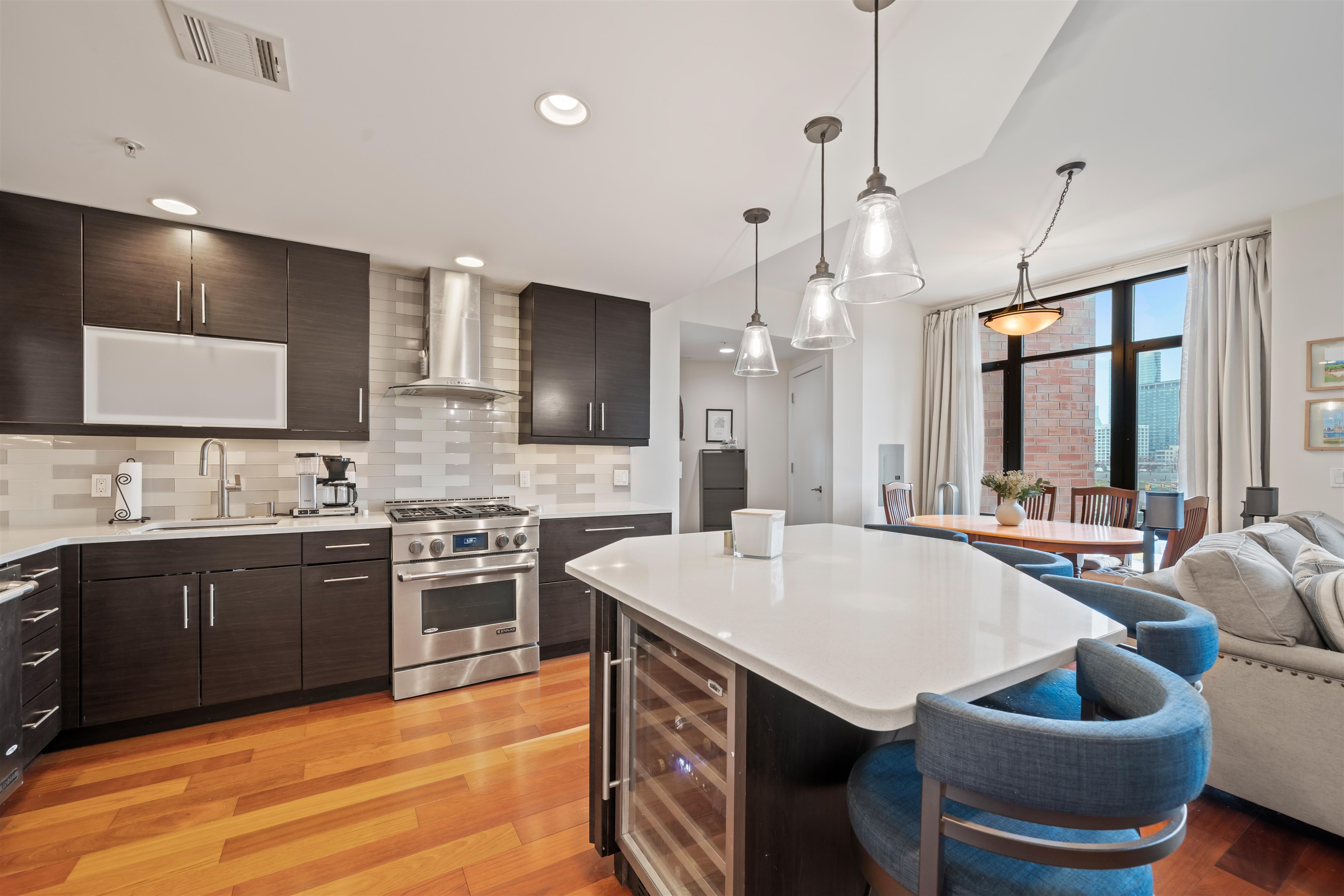 84 WILLOW AVE Unit: 4B
