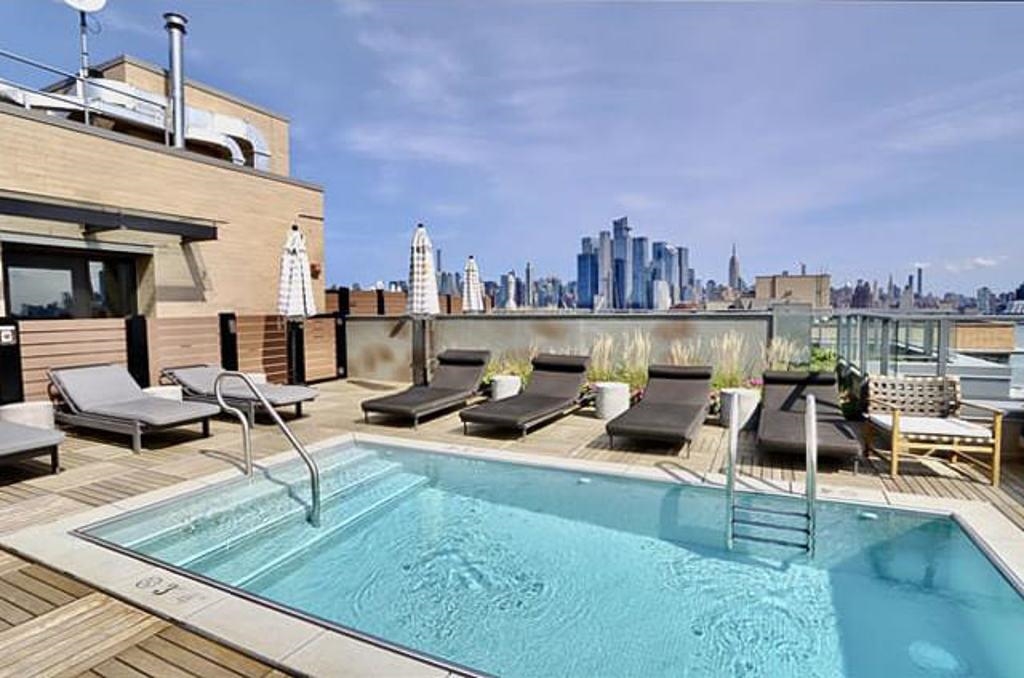 1425 HUDSON ST Unit: 2D