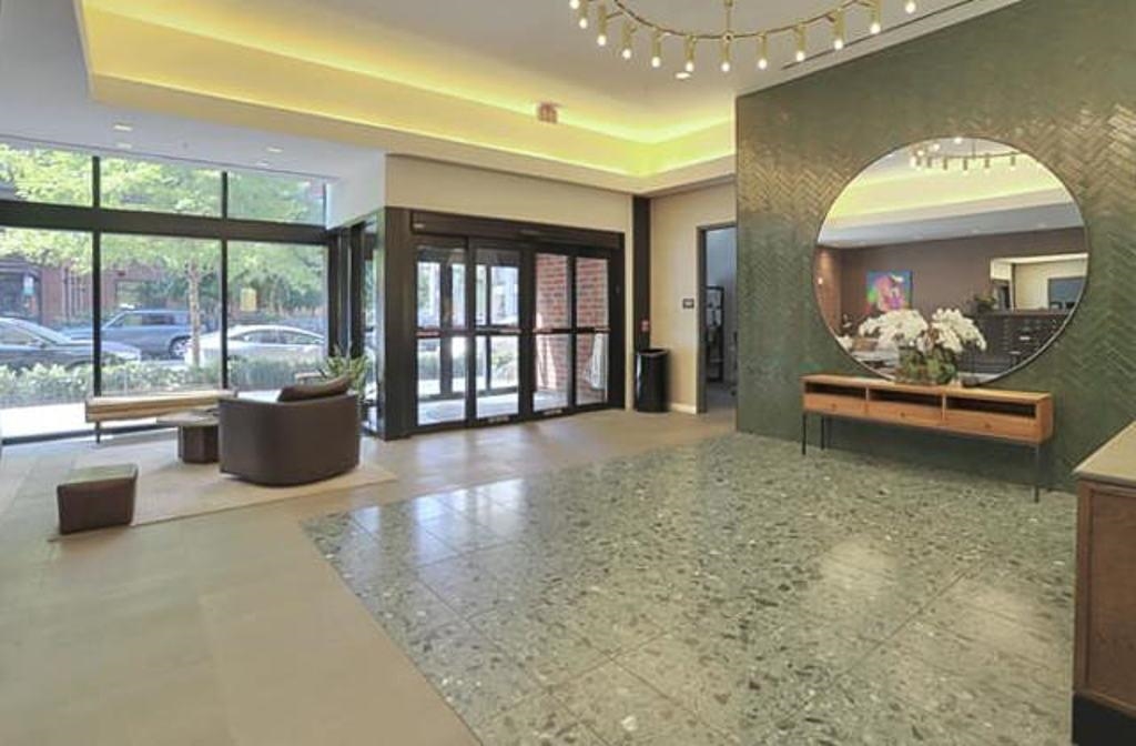 1425 HUDSON ST Unit: 2D