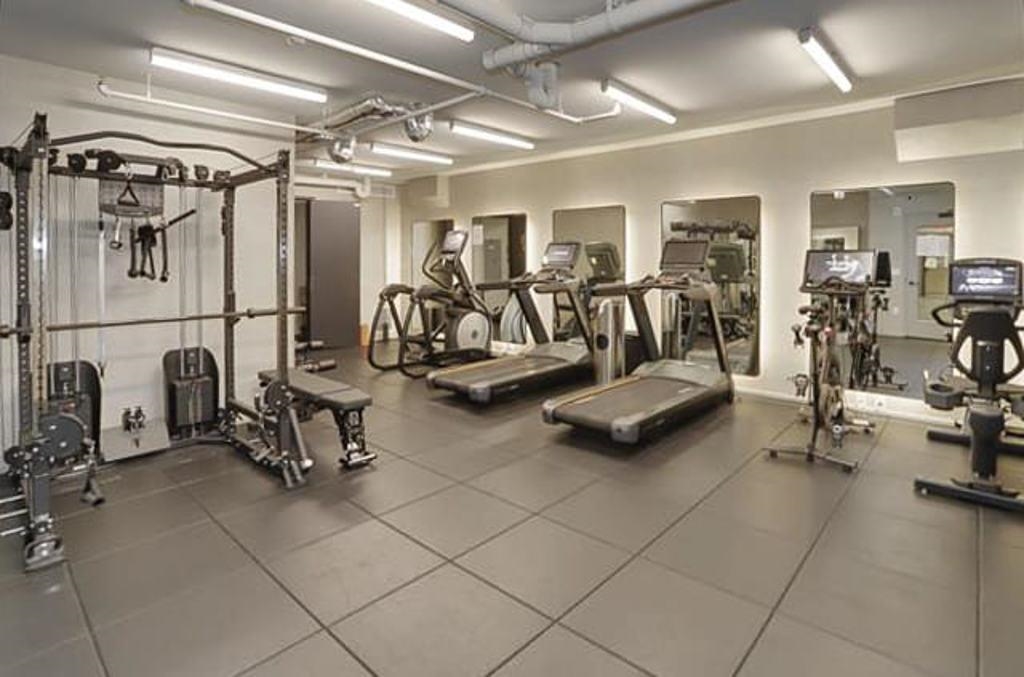 1425 HUDSON ST Unit: 2D