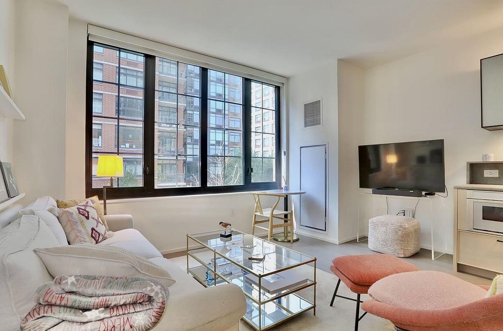 1425 HUDSON ST Unit: 2D