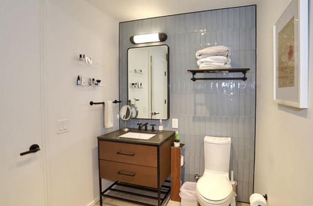 1425 HUDSON ST Unit: 2D