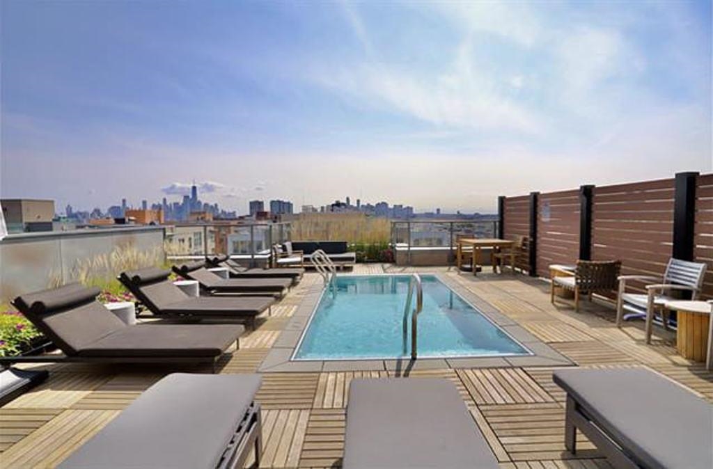 1425 HUDSON ST Unit: 2D