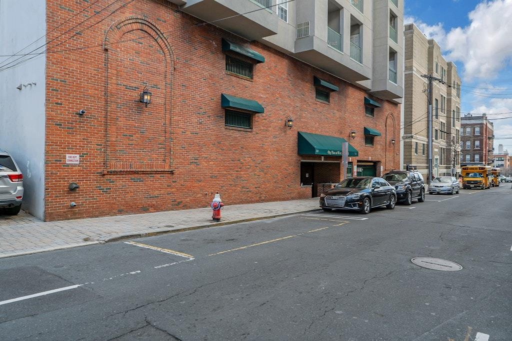 318 54TH ST Unit: 3I
