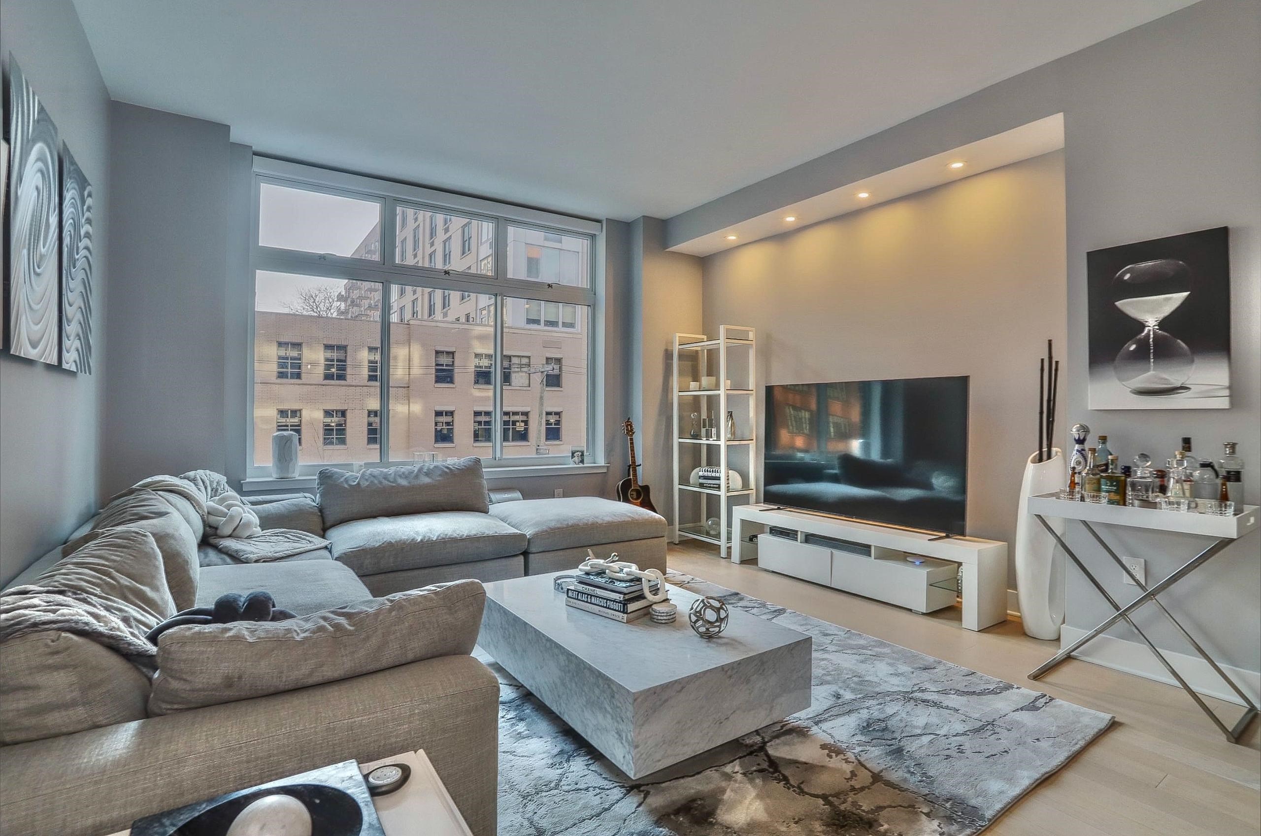 1400 HUDSON ST Unit: 330