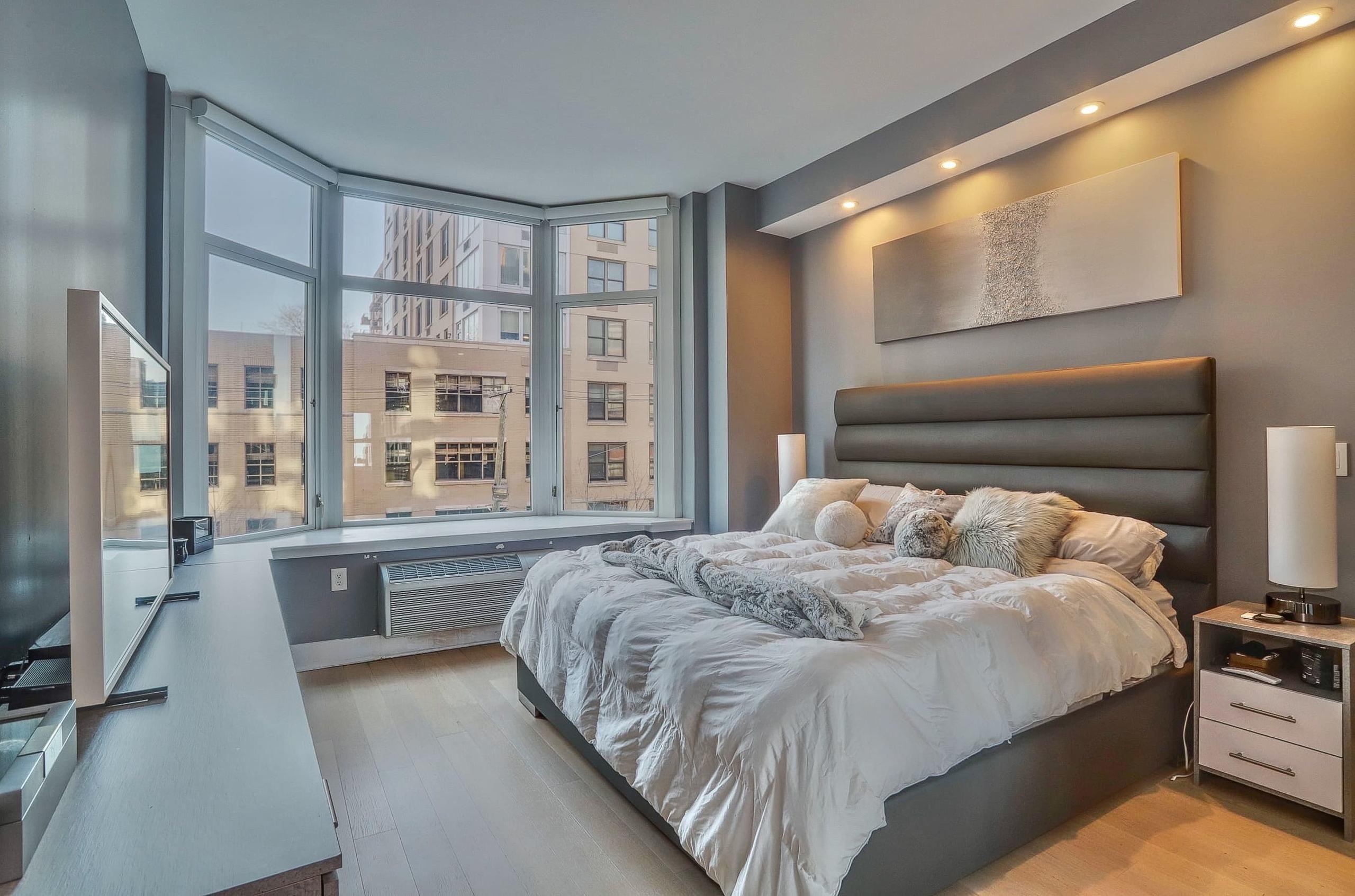 1400 HUDSON ST Unit: 330