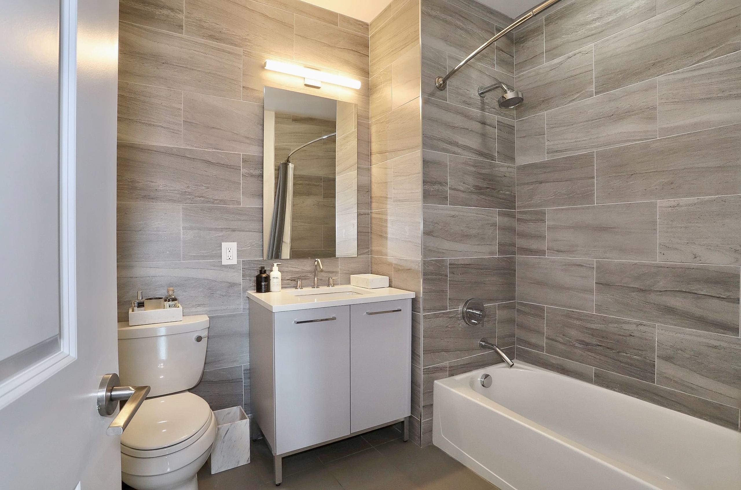 1400 HUDSON ST Unit: 330