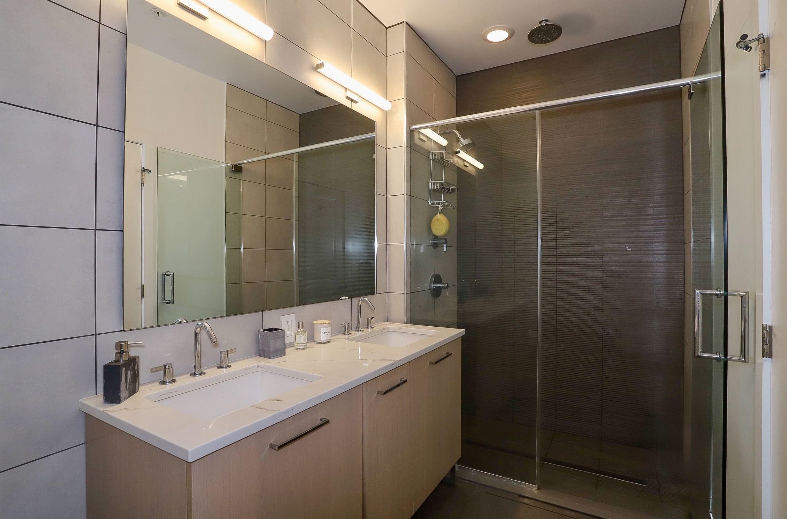 1400 HUDSON ST Unit: 330
